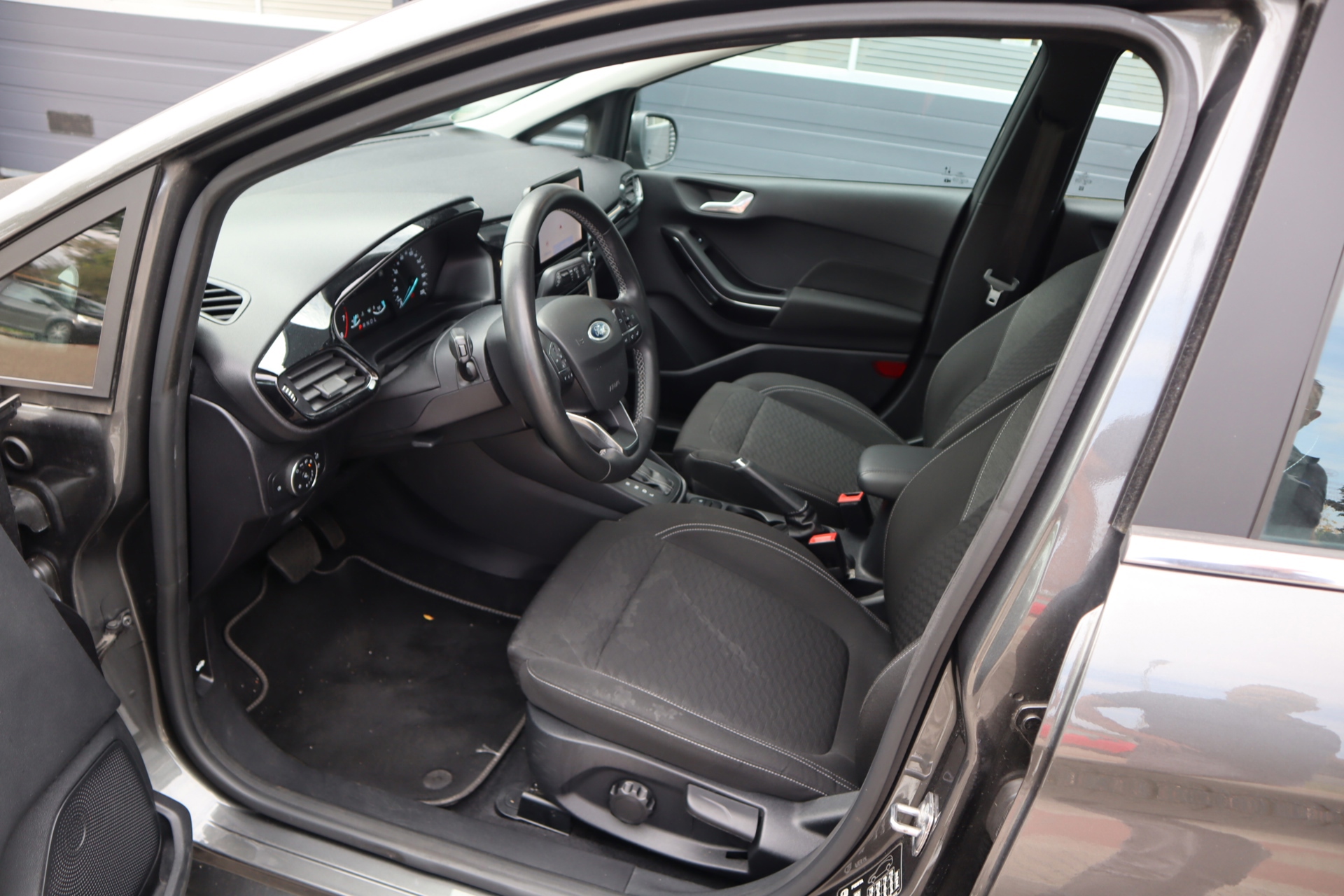 Ford Fiesta 1.0 EcoBoost Hybrid Titanium (2023), foto 18