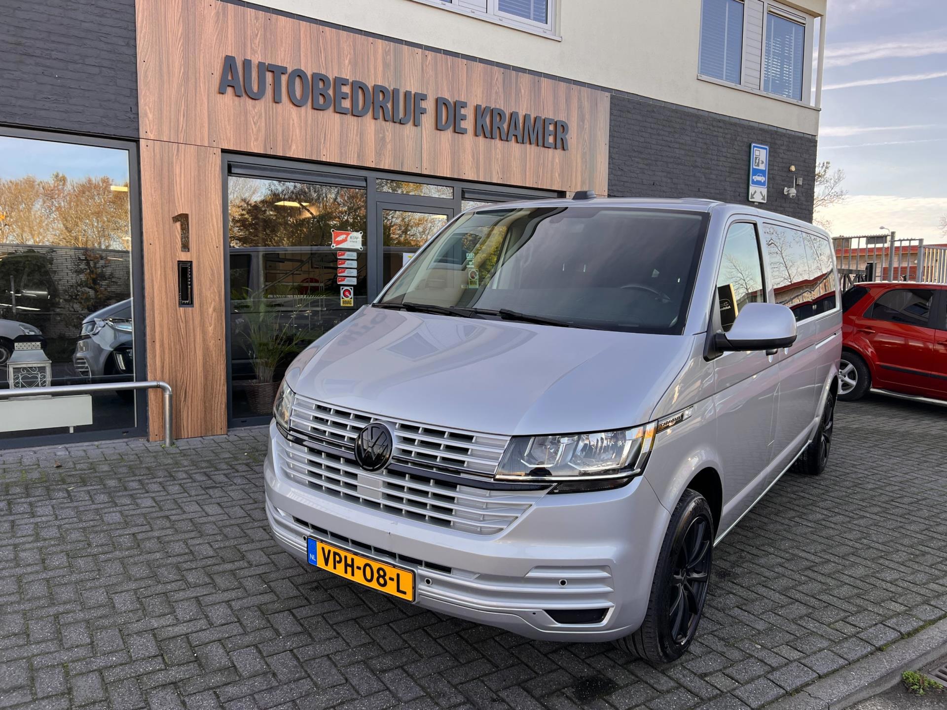 Volkswagen Transporter 2.0 TDI L2H1 30 DC (2020), foto 2