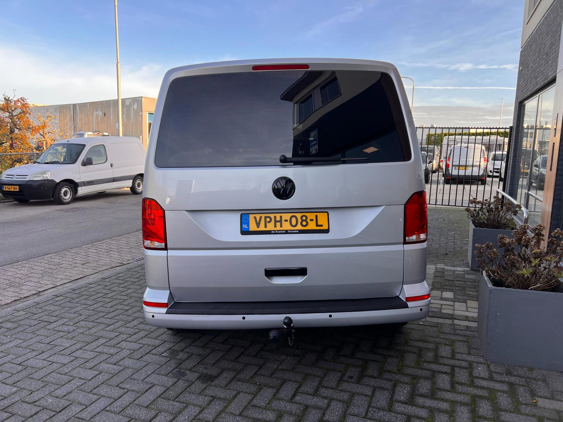 Volkswagen Transporter 2.0 TDI L2H1 30 DC (2020), foto 6