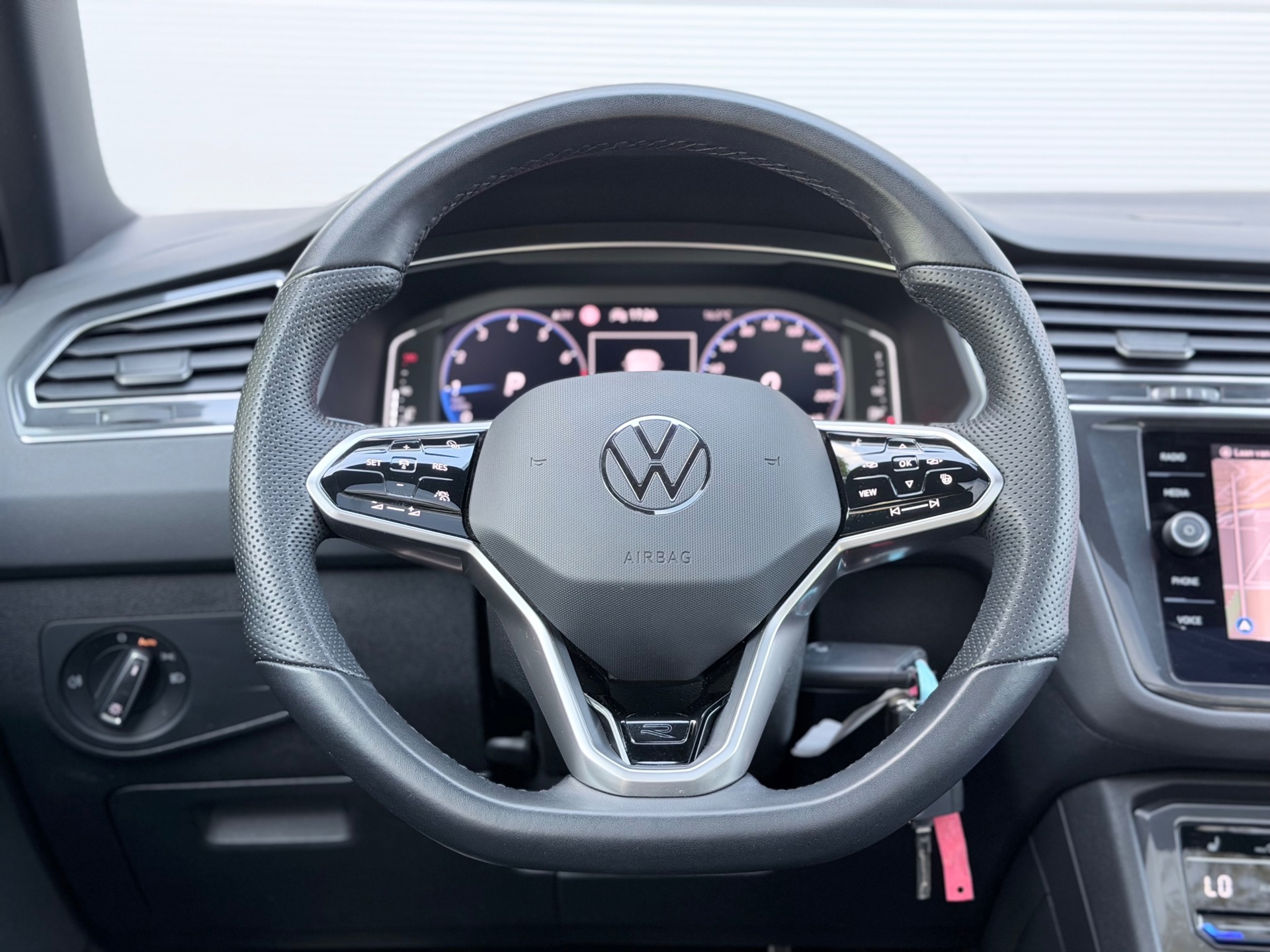 Volkswagen Tiguan 1.5 TSI R-Line (2023), foto 12