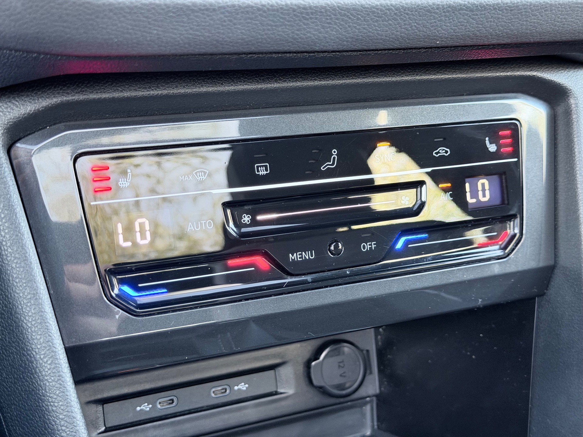 Volkswagen Tiguan 1.5 TSI R-Line (2023), foto 17