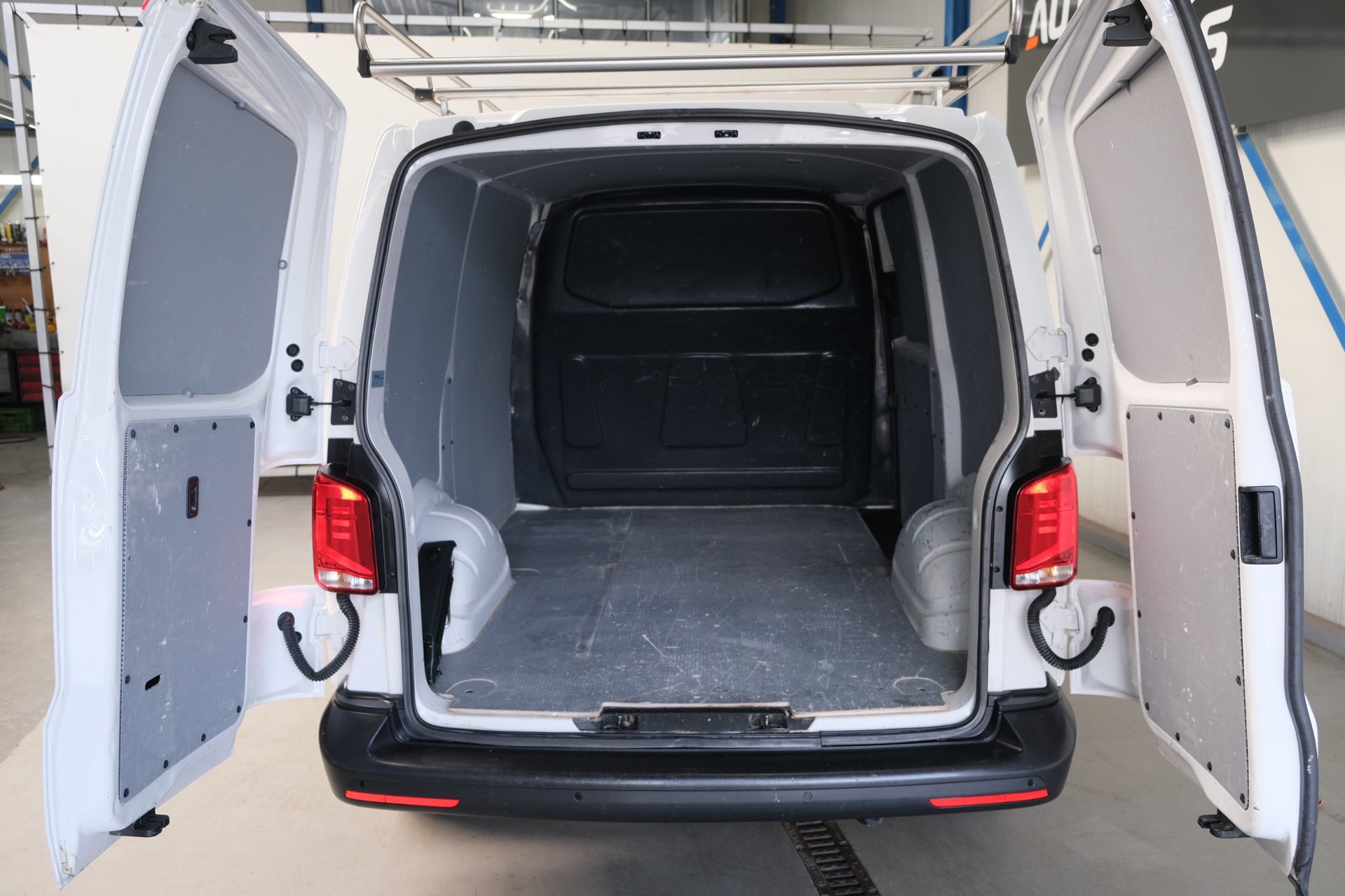 Volkswagen Transporter 2.0 TDI L1H1 26 (2021), foto 11