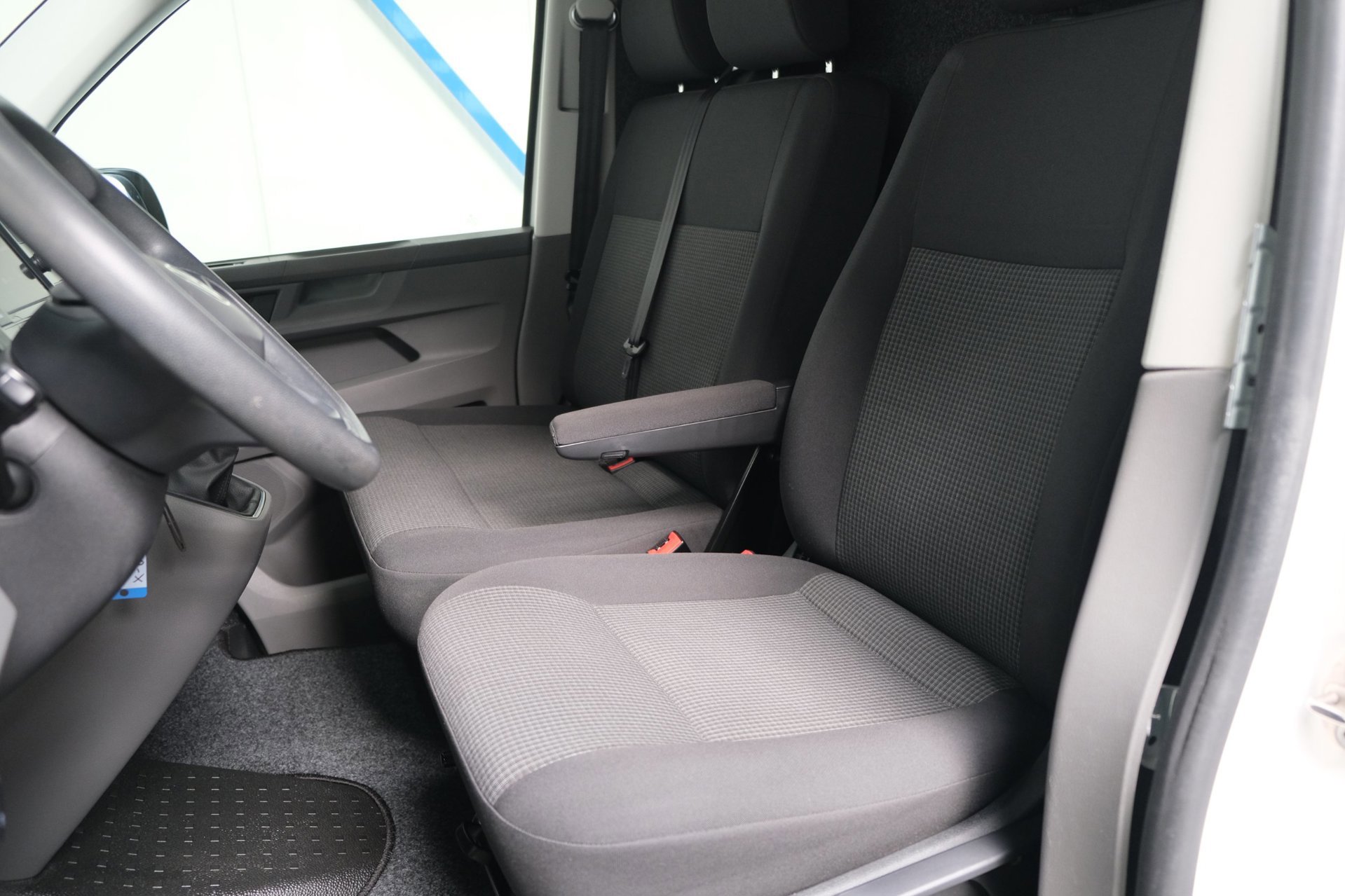 Volkswagen Transporter 2.0 TDI L1H1 26 (2021), foto 14