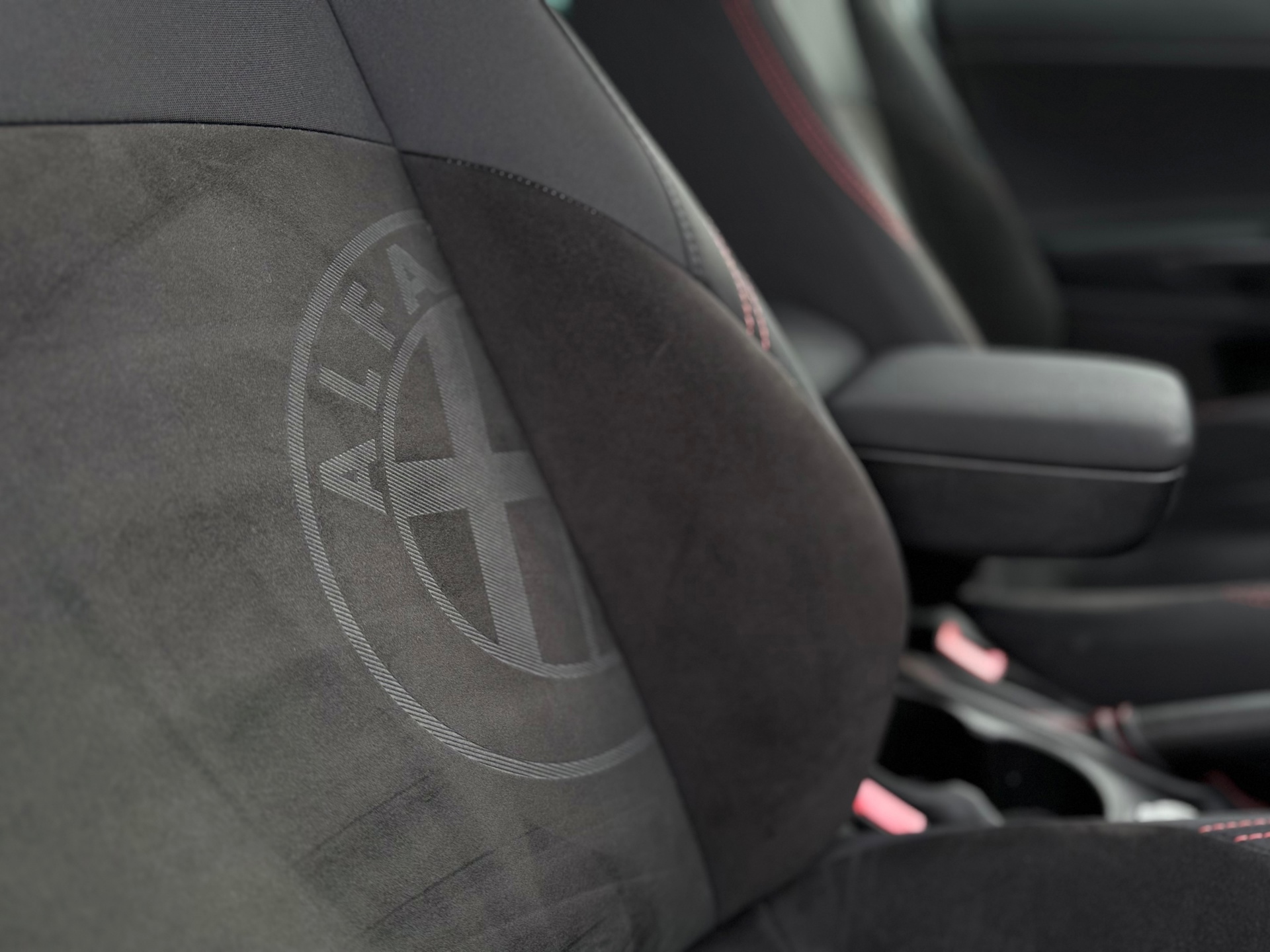 Alfa Romeo Giulietta 1.4 T Sprint (2016), foto 15