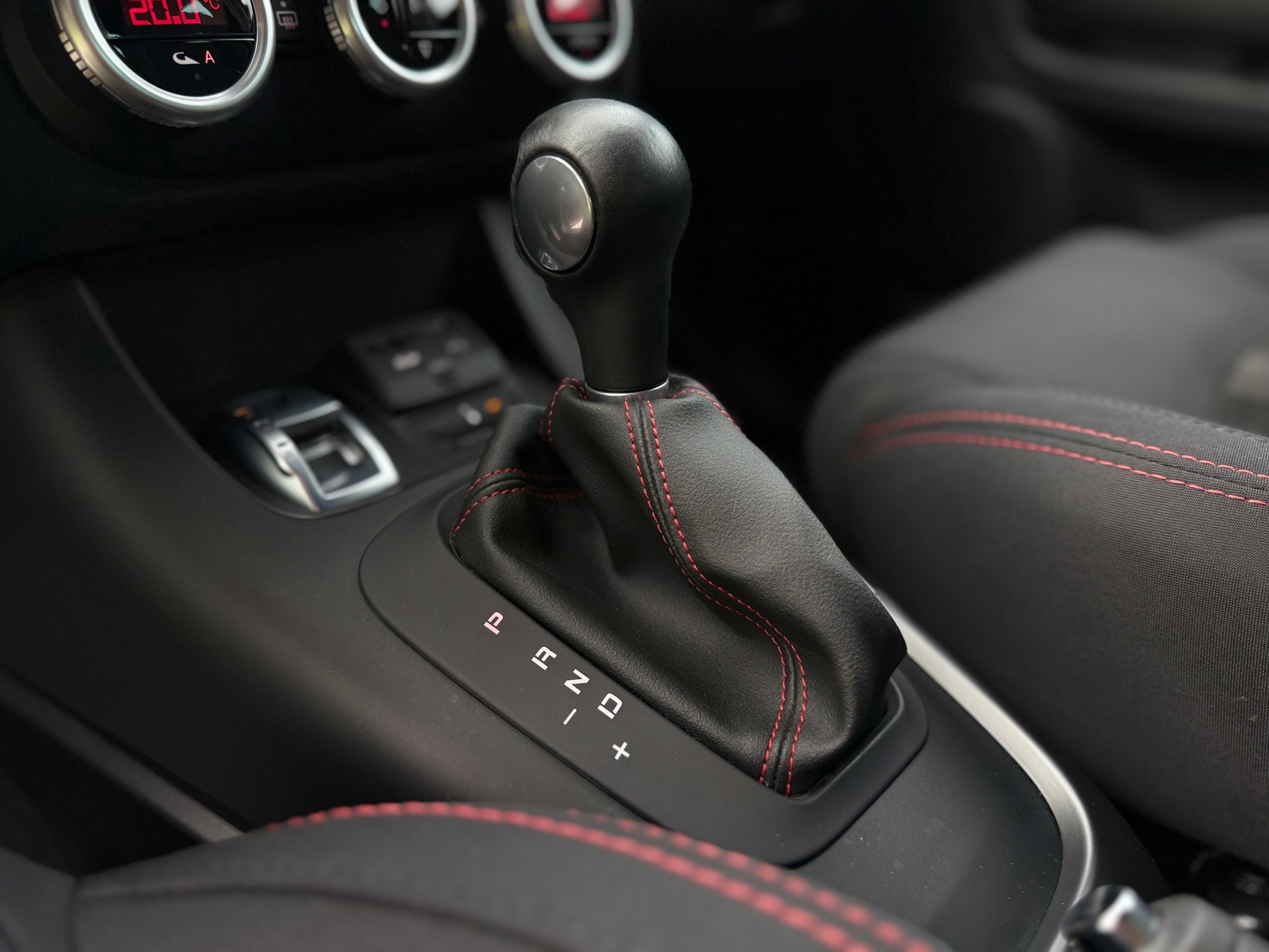 Alfa Romeo Giulietta 1.4 T Sprint (2016), foto 7
