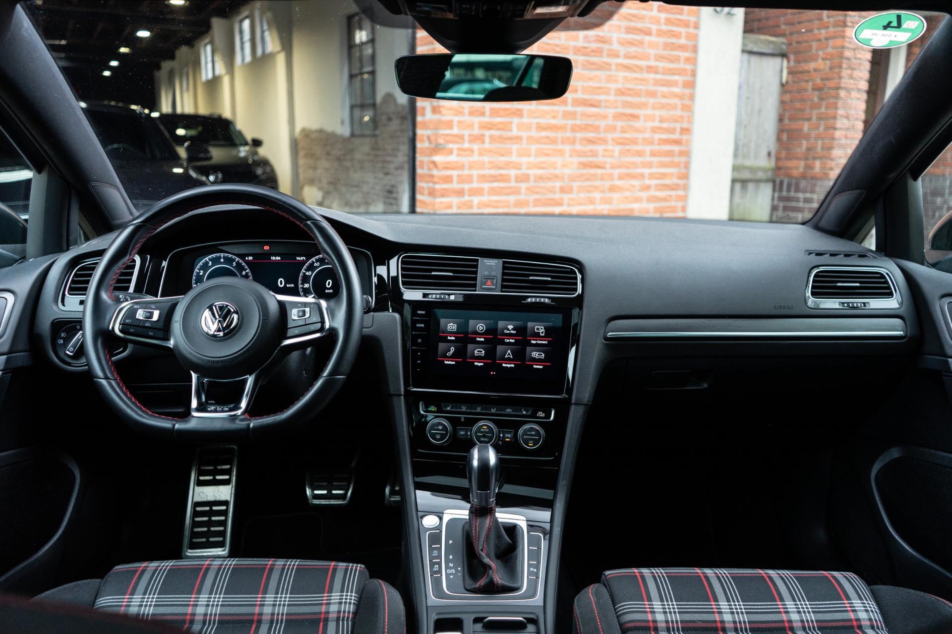 Volkswagen Golf 2.0 TSI GTI Performance (2018), foto 2