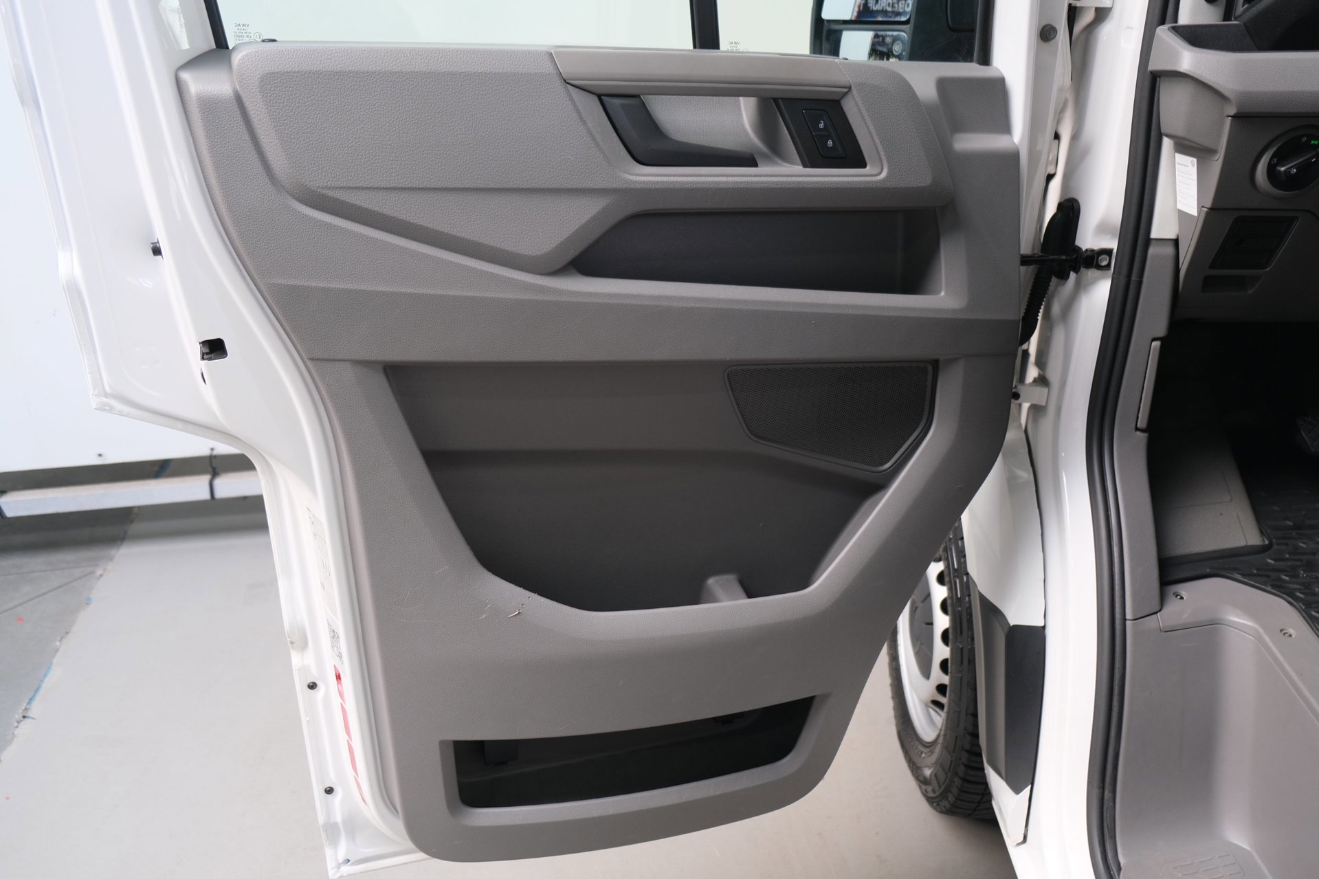 Volkswagen Crafter 35 2.0 TDI 140pk L3H1 Highline (2020), foto 14