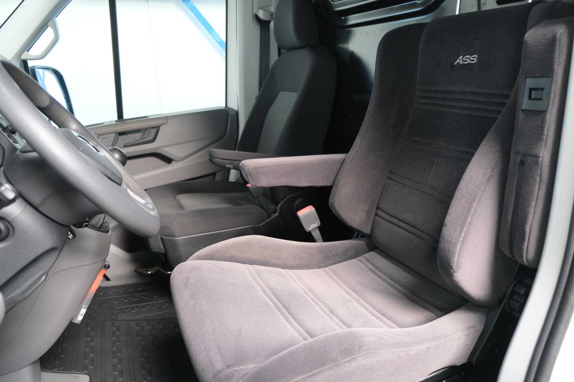 Volkswagen Crafter 35 2.0 TDI 140pk L3H1 Highline (2020), foto 16