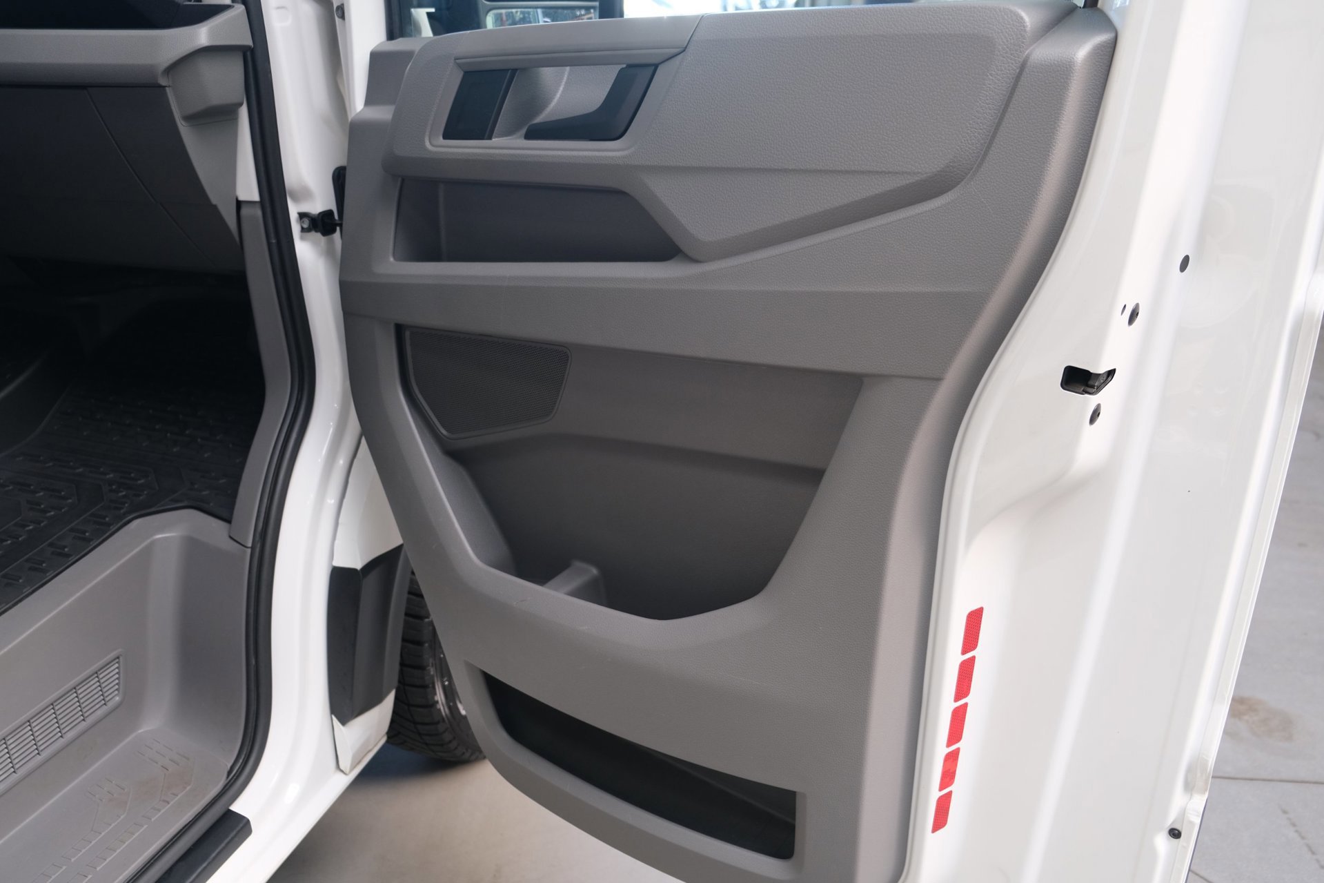 Volkswagen Crafter 35 2.0 TDI 140pk L3H1 Highline (2020), foto 5