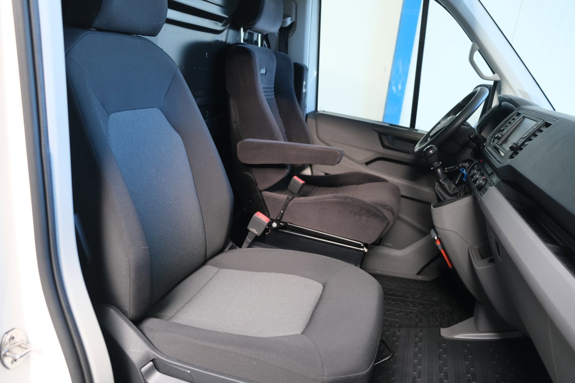 Volkswagen Crafter 35 2.0 TDI 140pk L3H1 Highline (2020), foto 6