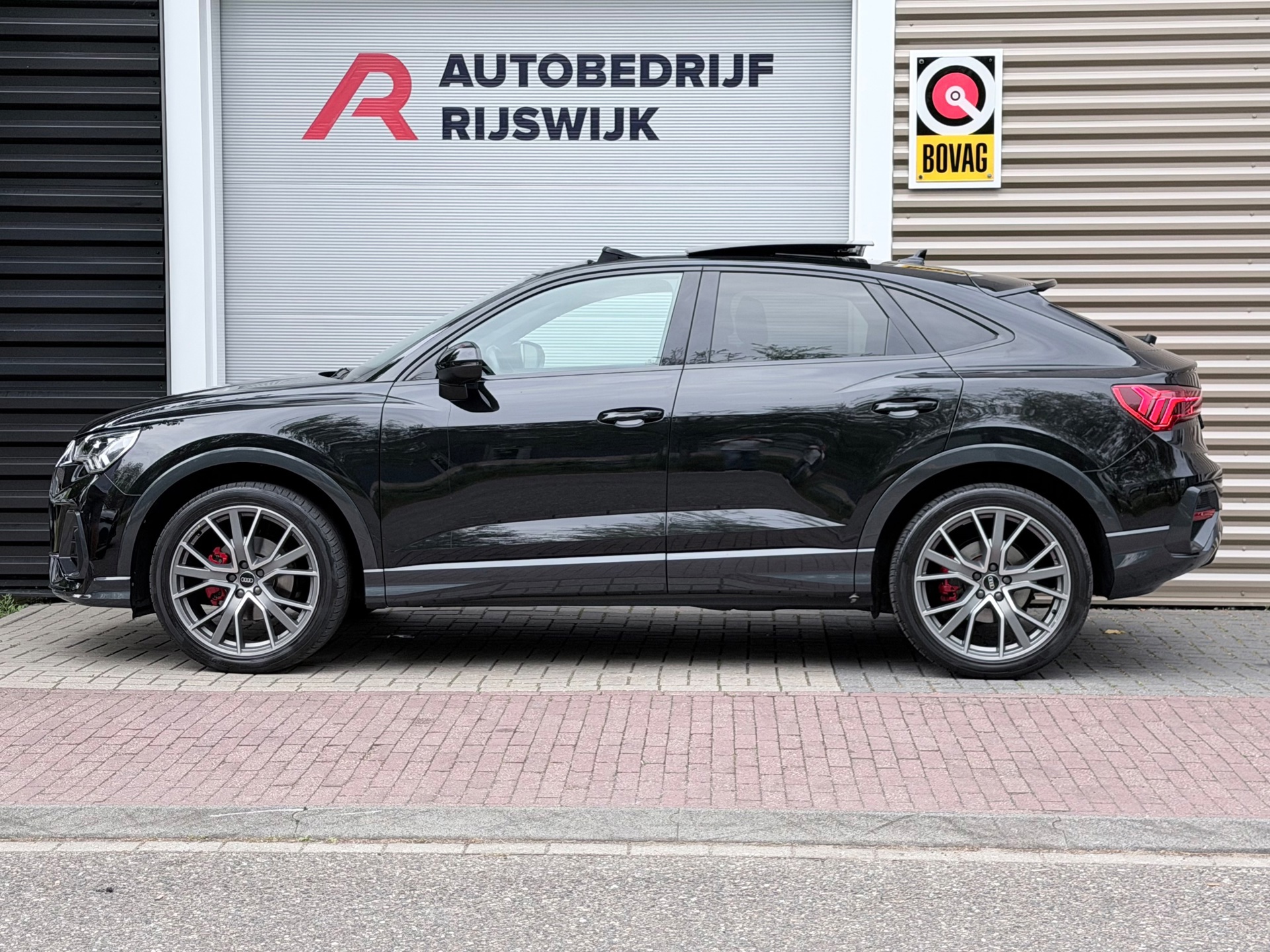 Audi Q3 Sportback 35 TFSI S-Line (2021), foto 2