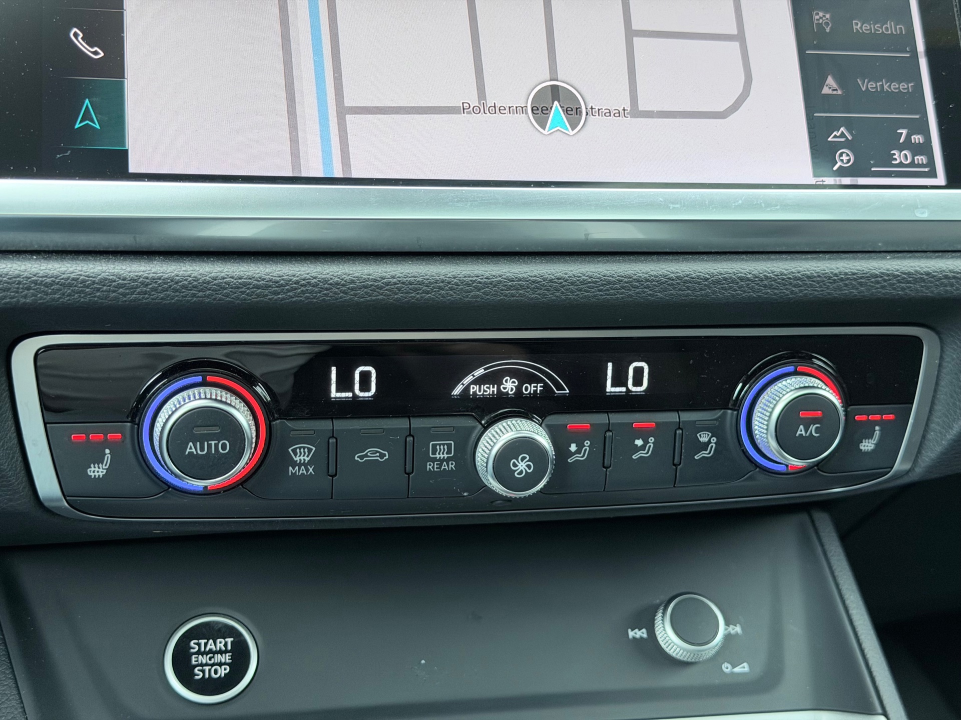 Audi Q3 Sportback 35 TFSI S-Line (2021), foto 21
