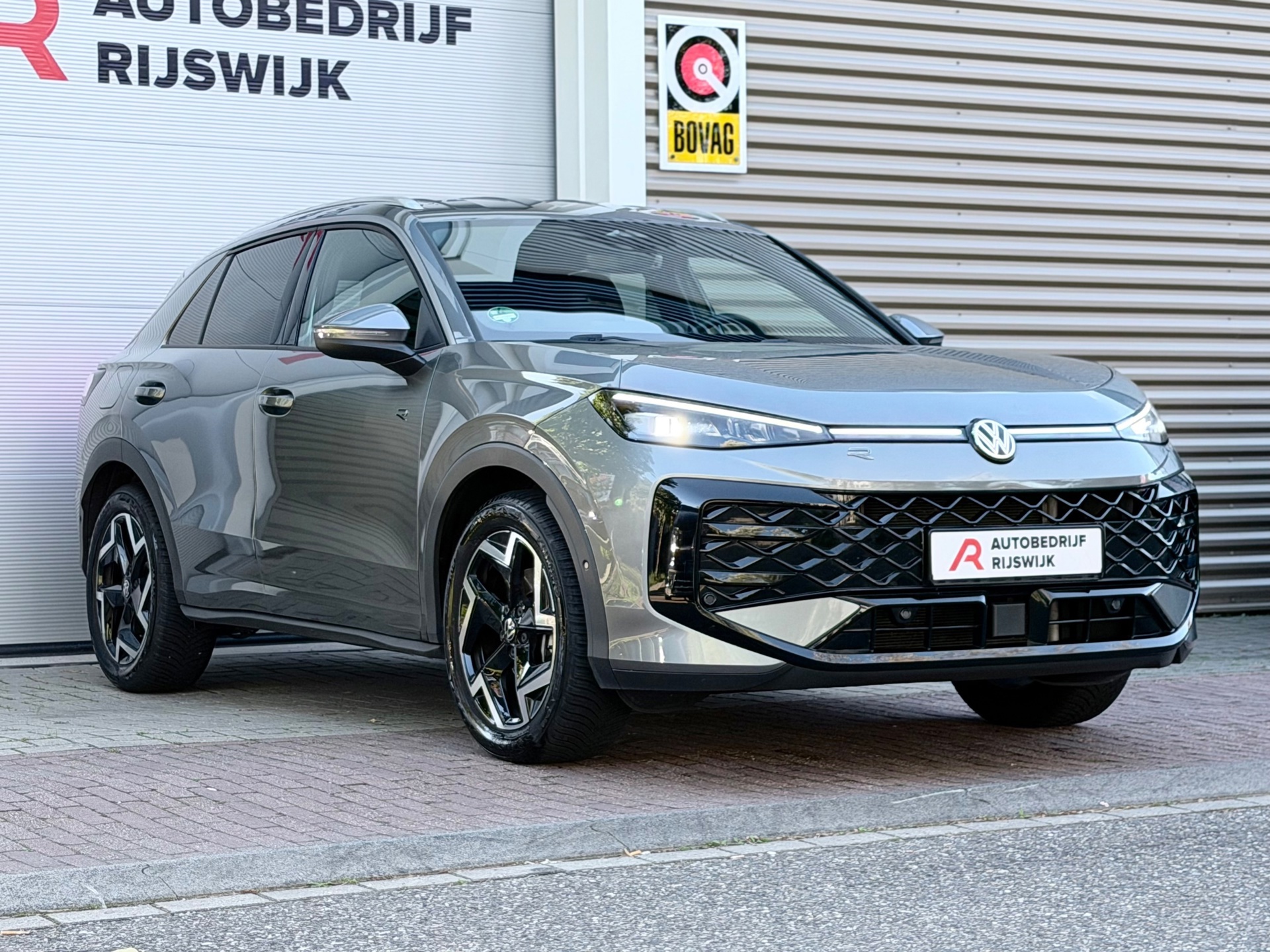 Volkswagen T-Roc 1.5 eTSI R-Line Matrix (2026), foto 10