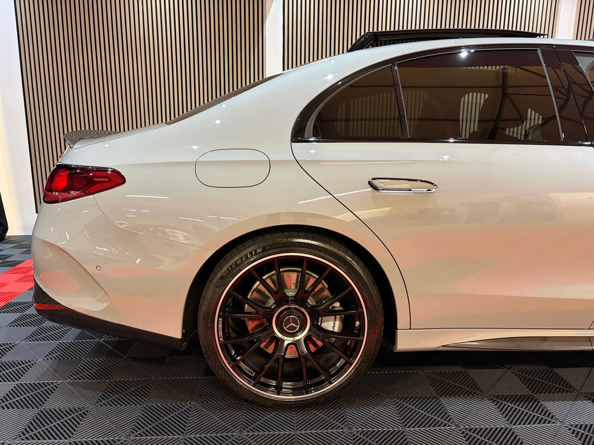 Mercedes-Benz E-klasse AMG 53 4MATIC (2025), foto 4