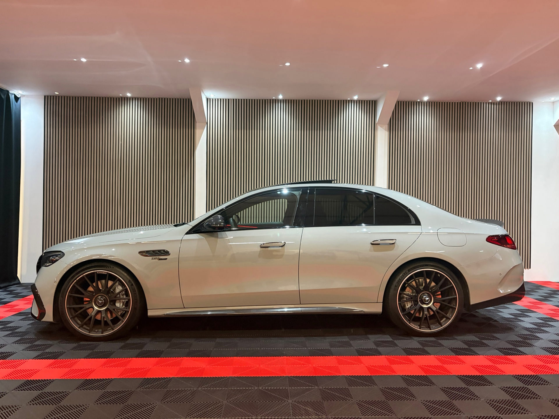 Mercedes-Benz E-klasse AMG 53 4MATIC (2025), foto 10