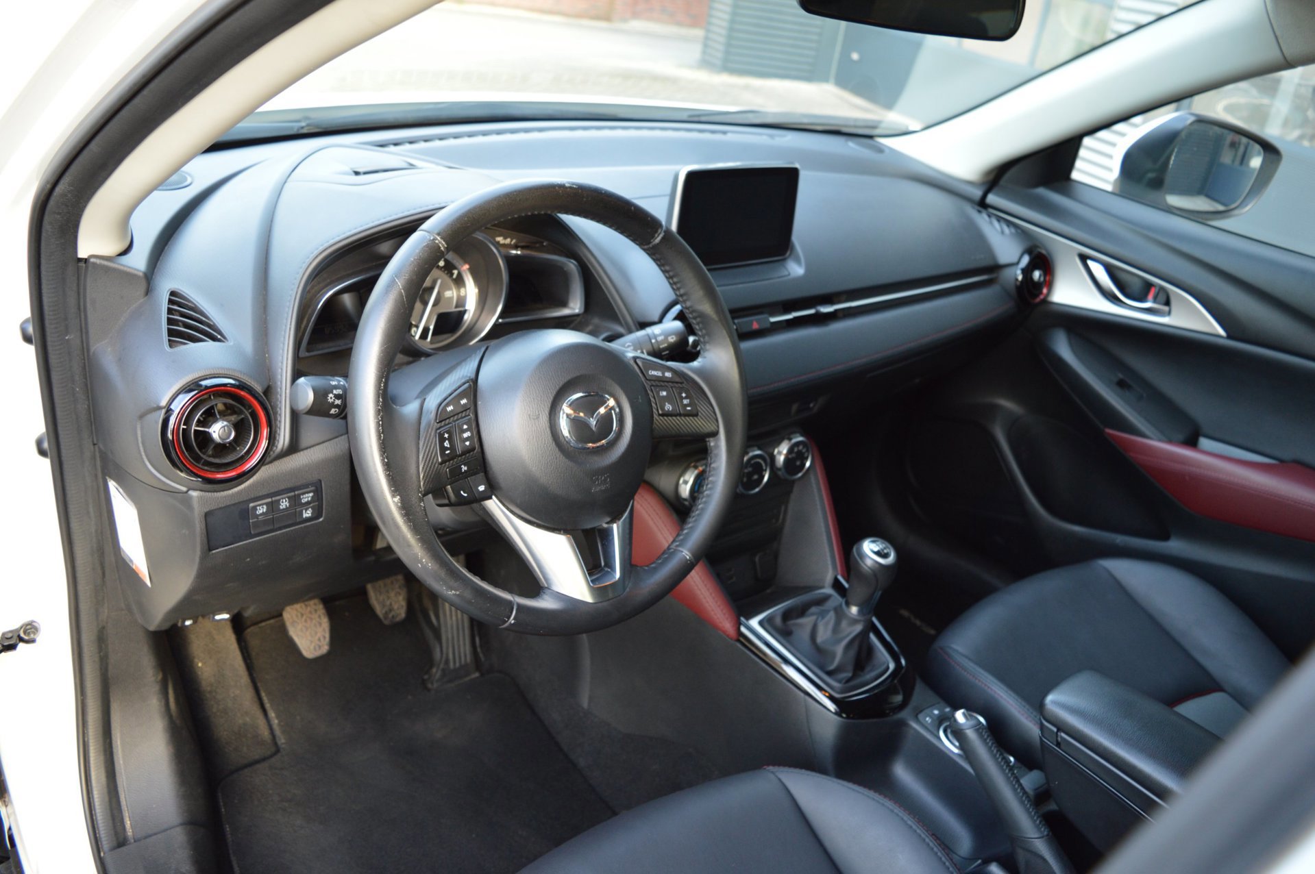 Mazda CX-3 2.0 SkyActiv-G 120 GT-M Line (2017), foto 12