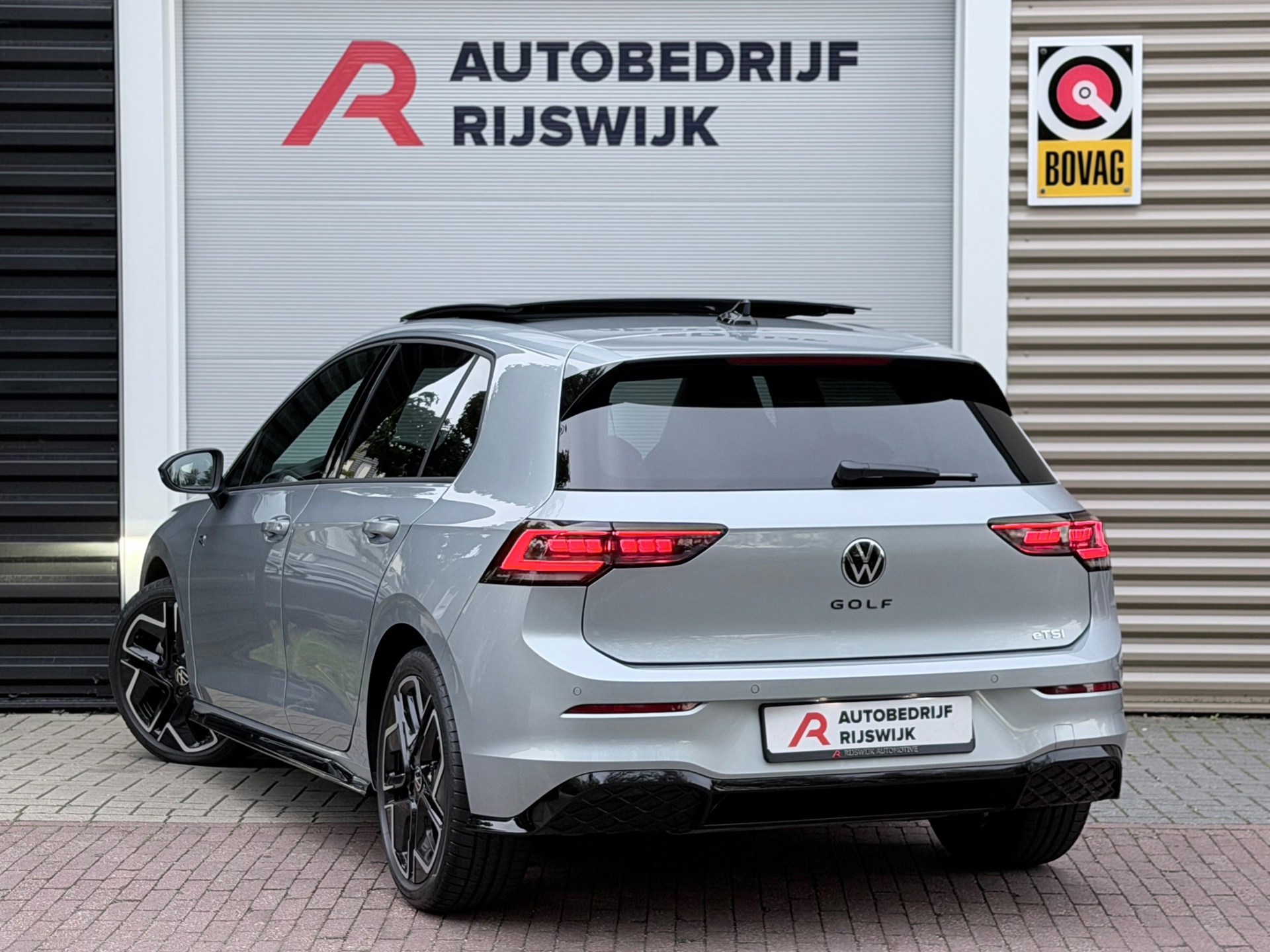 Volkswagen Golf 1.5 eTSI R-Line (2024), foto 3