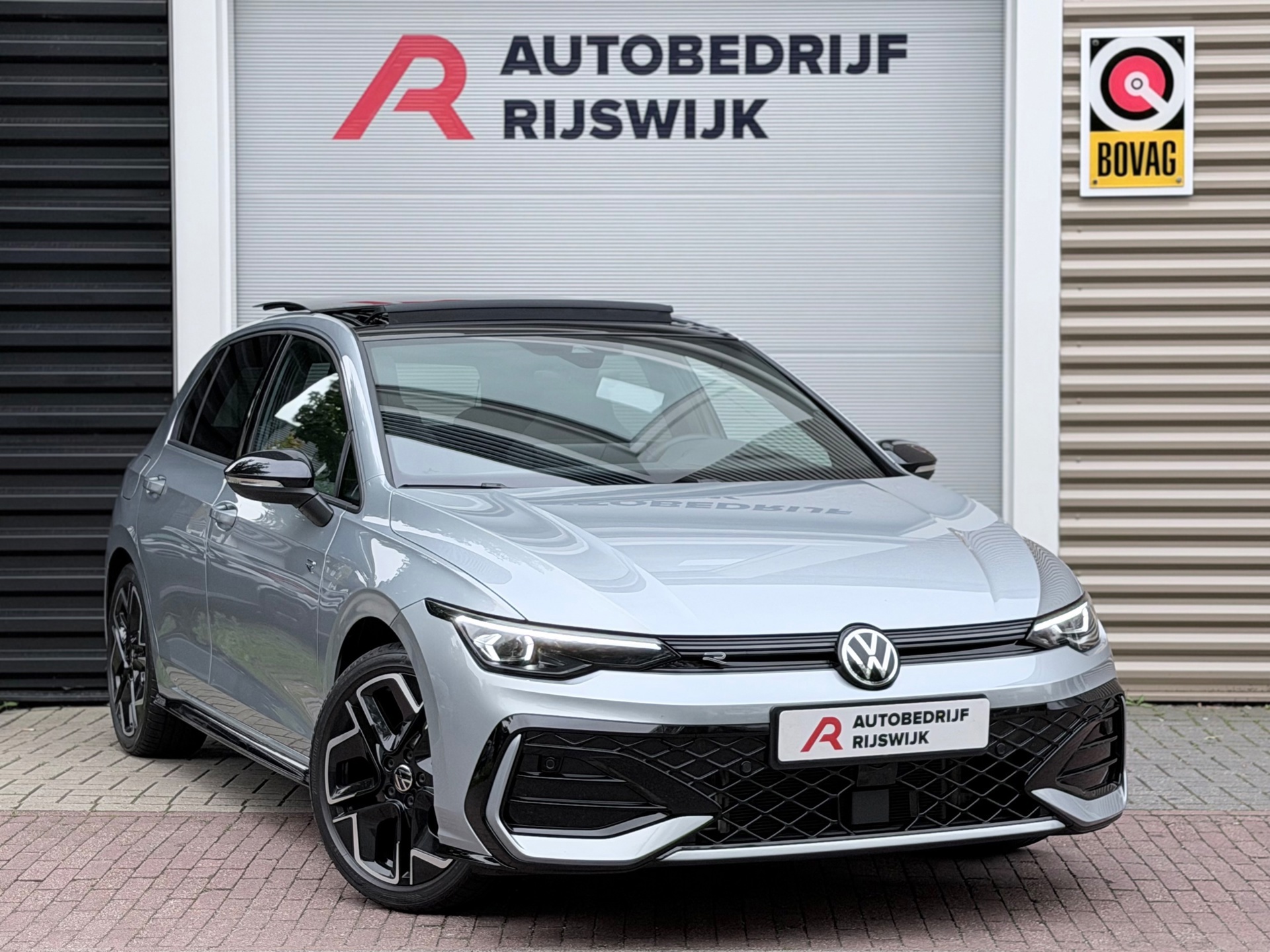 Volkswagen Golf 1.5 eTSI R-Line (2024), foto 6