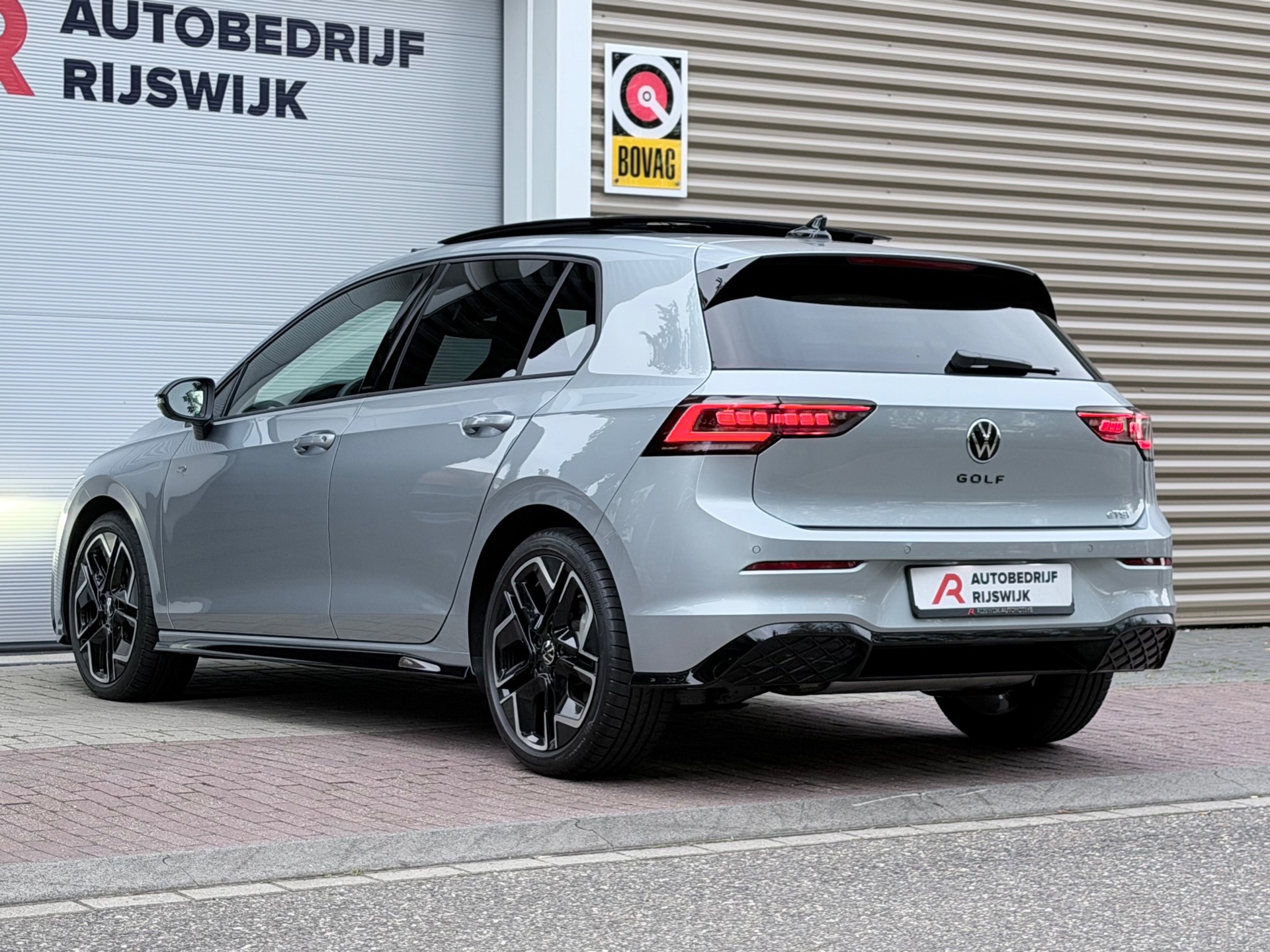 Volkswagen Golf 1.5 eTSI R-Line (2024), foto 8