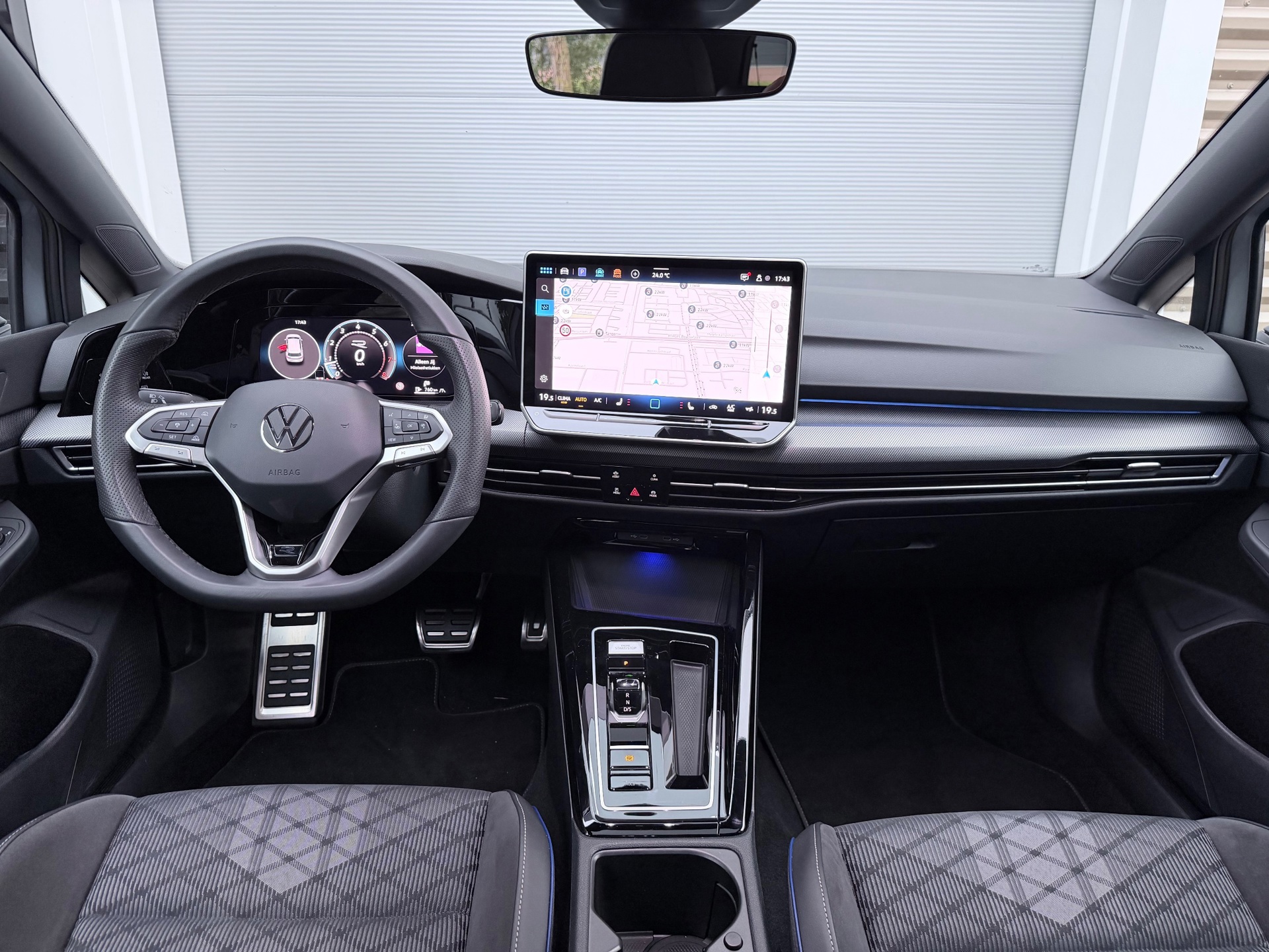 Volkswagen Golf 1.5 eTSI R-Line (2024), foto 10