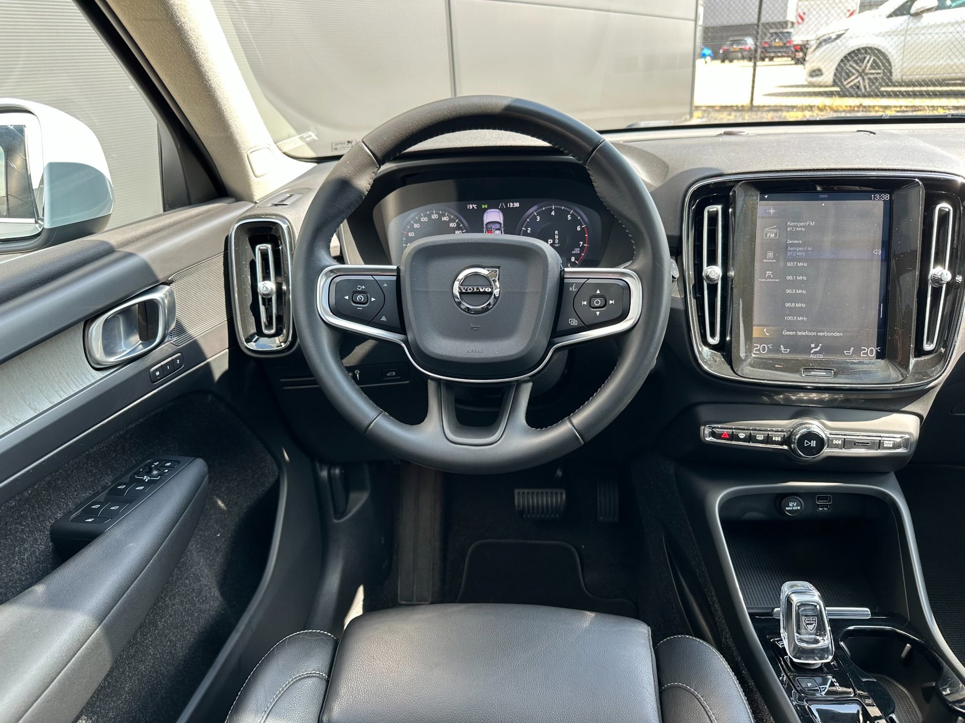 Volvo XC40 2.0 T4 Inscription (2019), foto 15