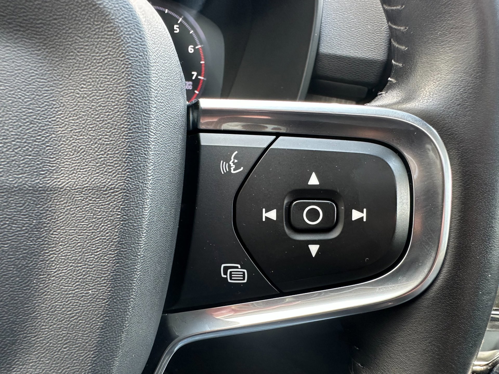 Volvo XC40 2.0 T4 Inscription (2019), foto 19