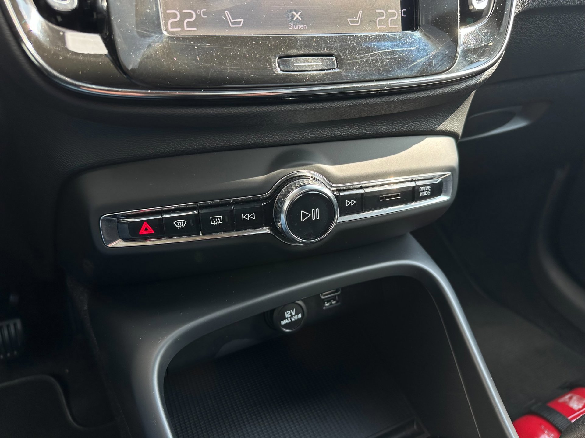 Volvo XC40 2.0 T4 Inscription (2019), foto 24