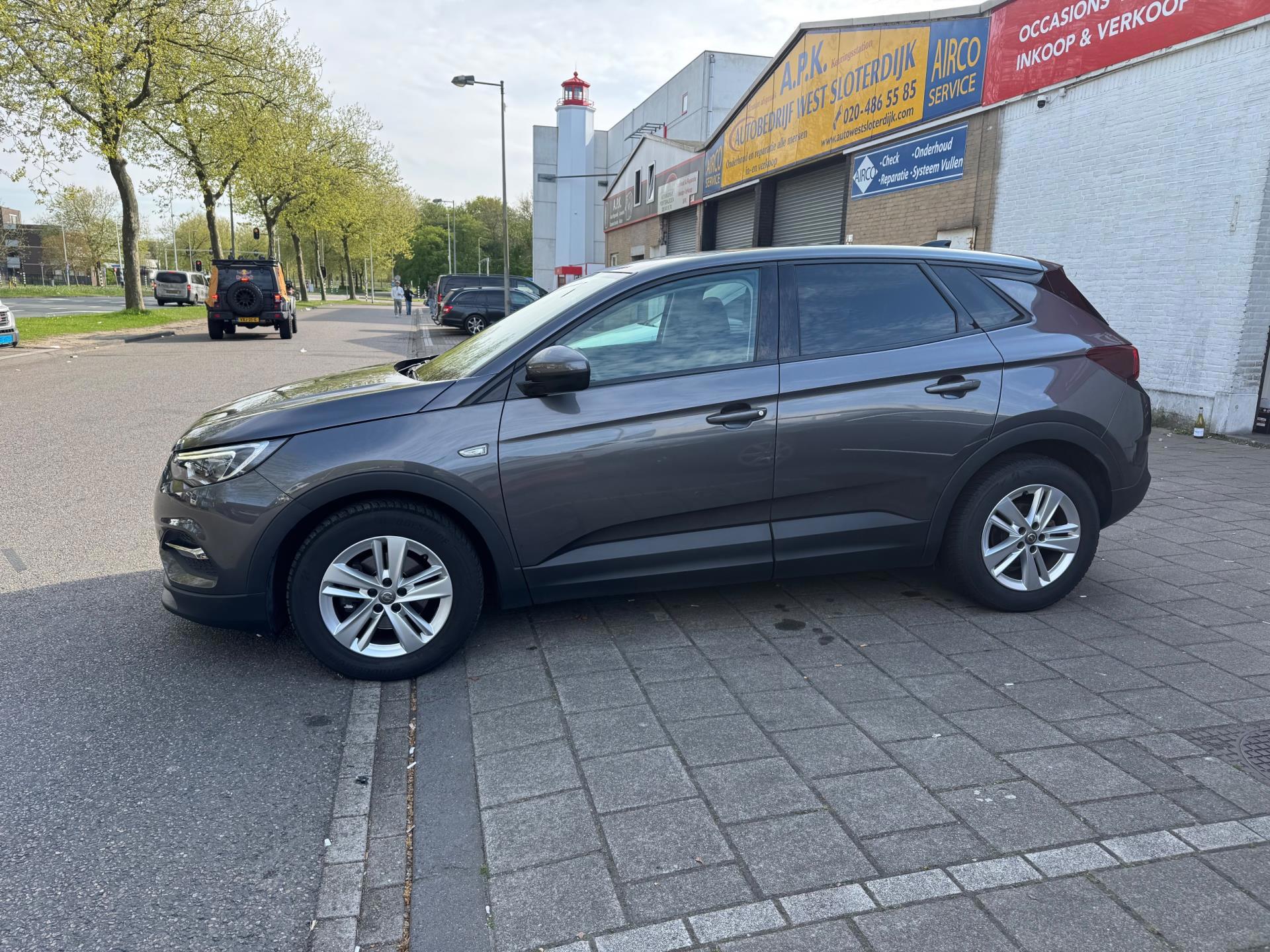 Opel Grandland X 1.2 Turbo Edition (2020), foto 3