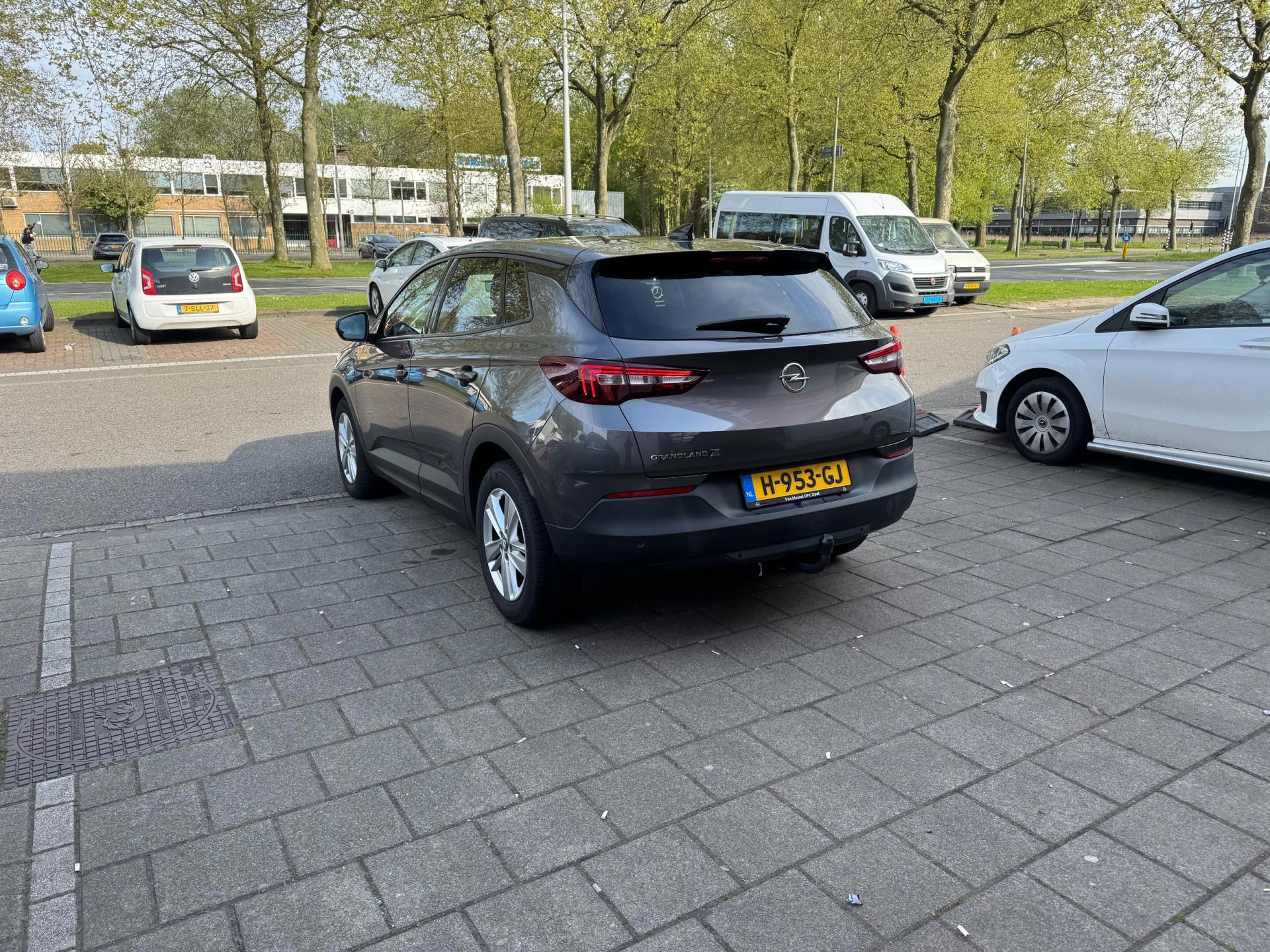 Opel Grandland X 1.2 Turbo Edition (2020), foto 4