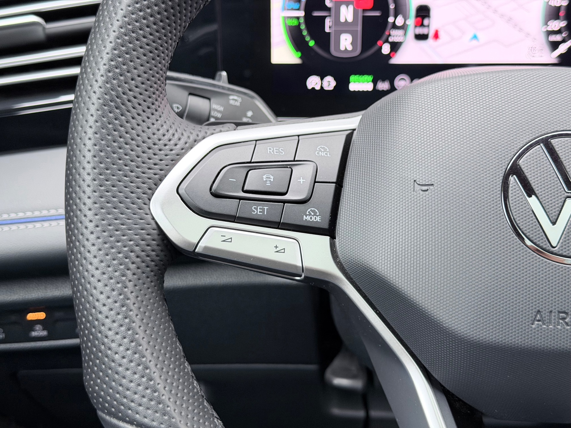 Volkswagen Tiguan 1.5 eHybrid R-Line (2025), foto 17