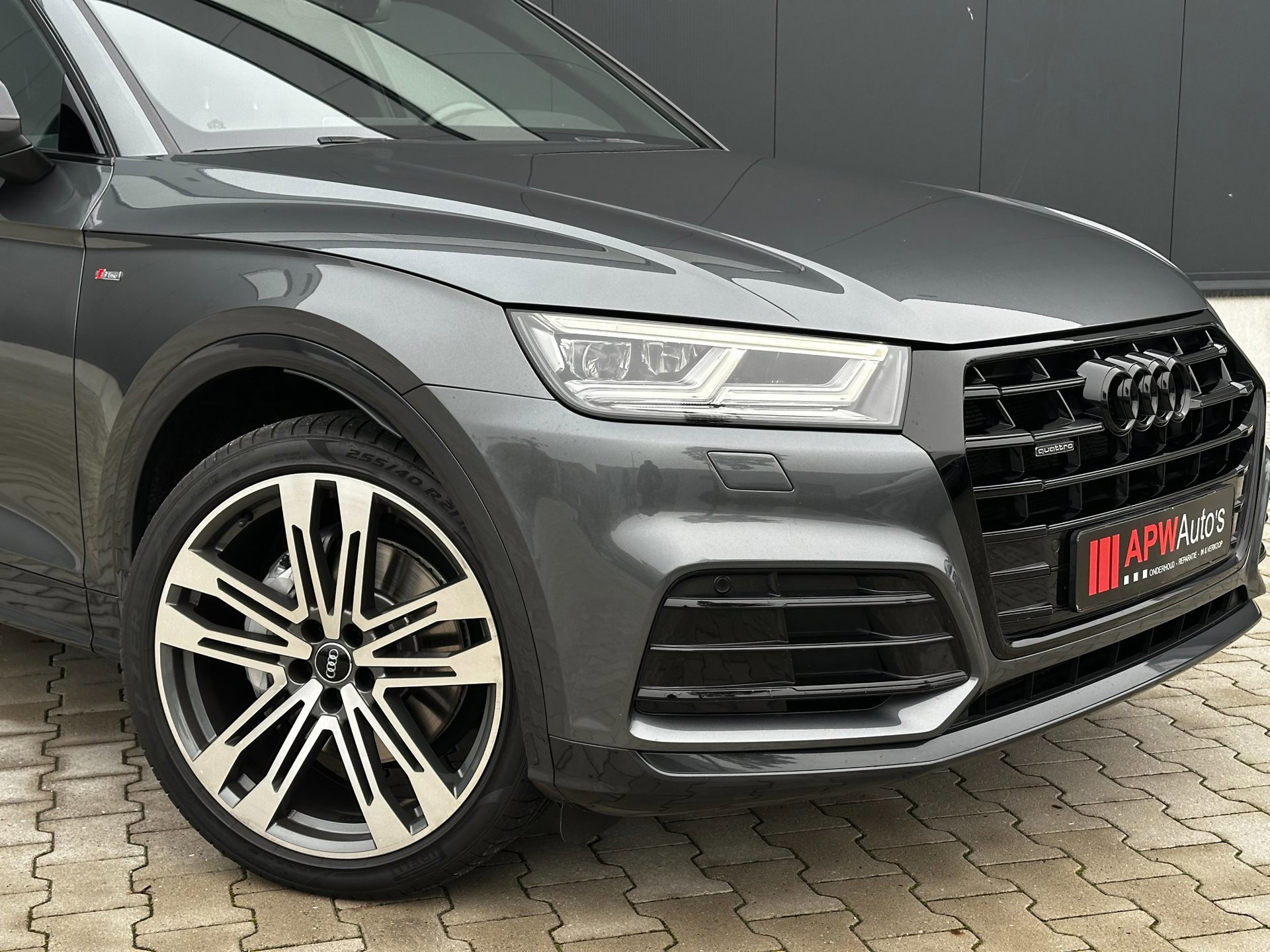 Audi Q5 55 TFSI e quattro Competition S-Line (2020), foto 2