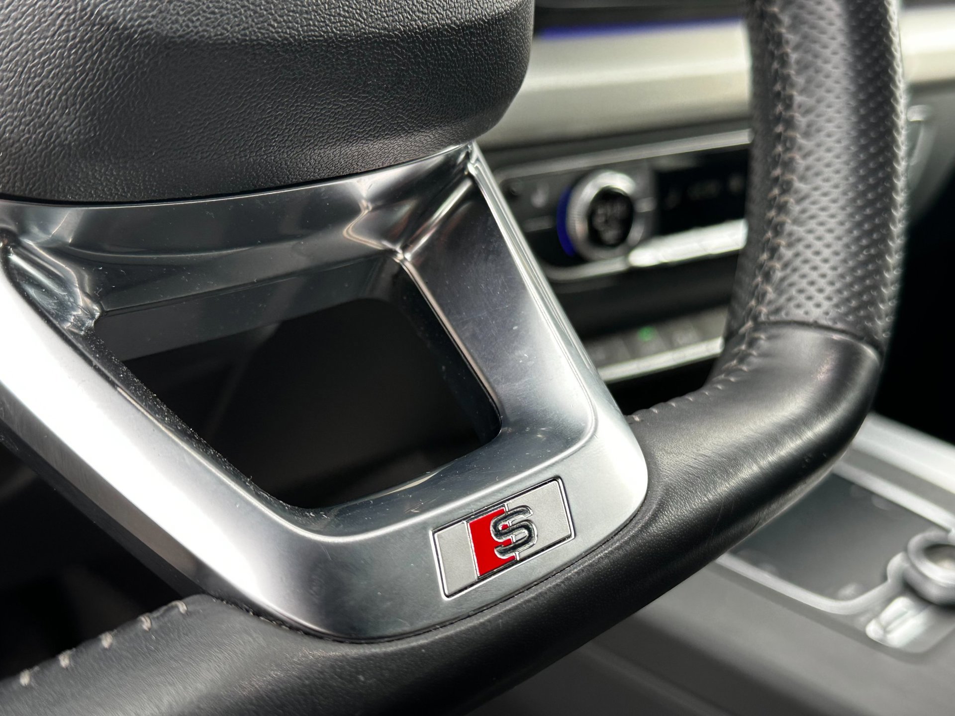 Audi Q5 55 TFSI e quattro Competition S-Line (2020), foto 15