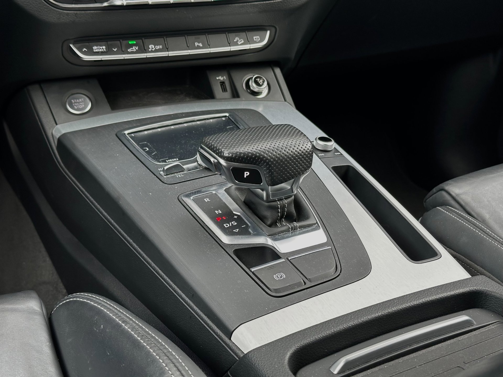 Audi Q5 55 TFSI e quattro Competition S-Line (2020), foto 16