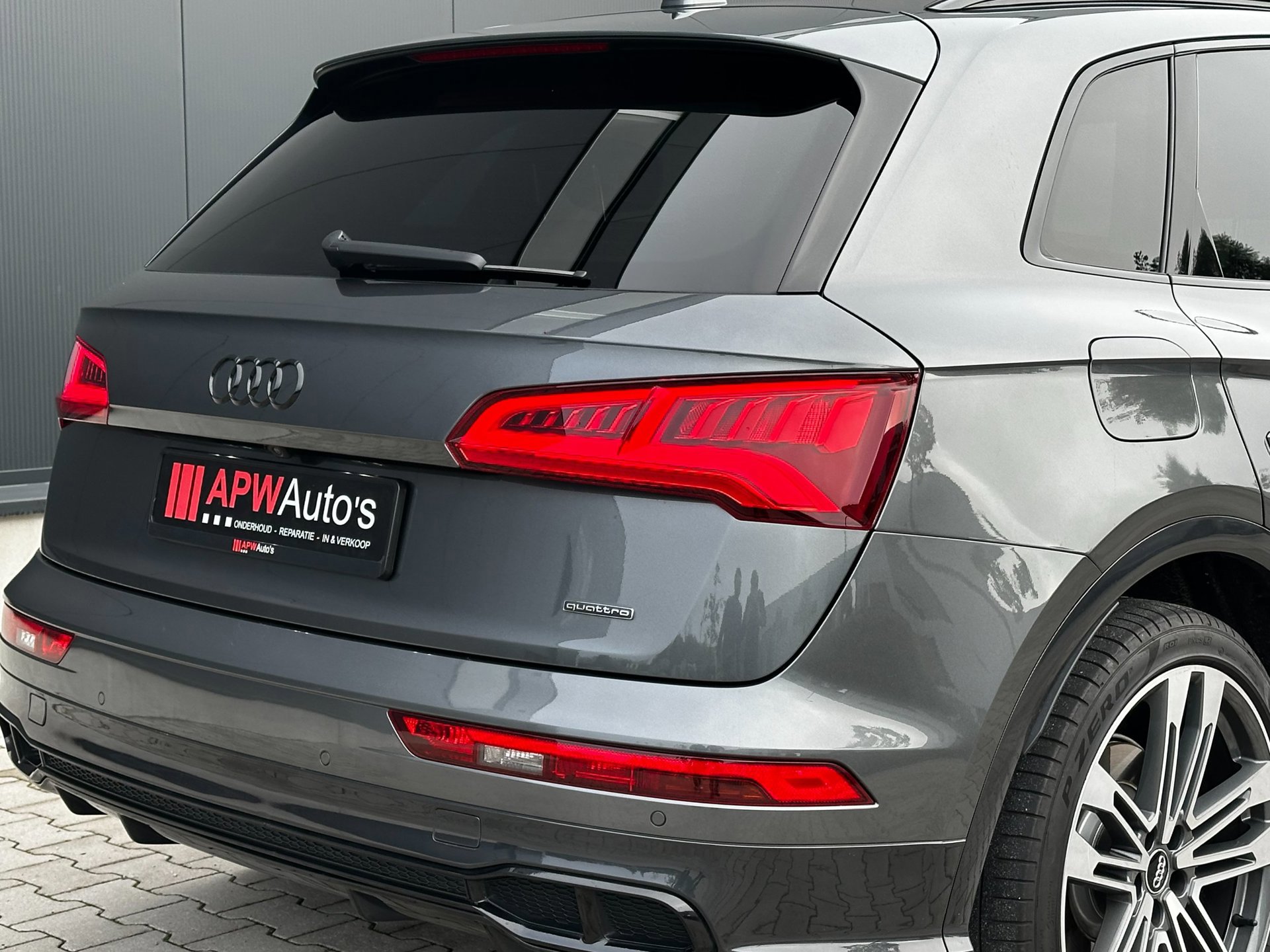 Audi Q5 55 TFSI e quattro Competition S-Line (2020), foto 5
