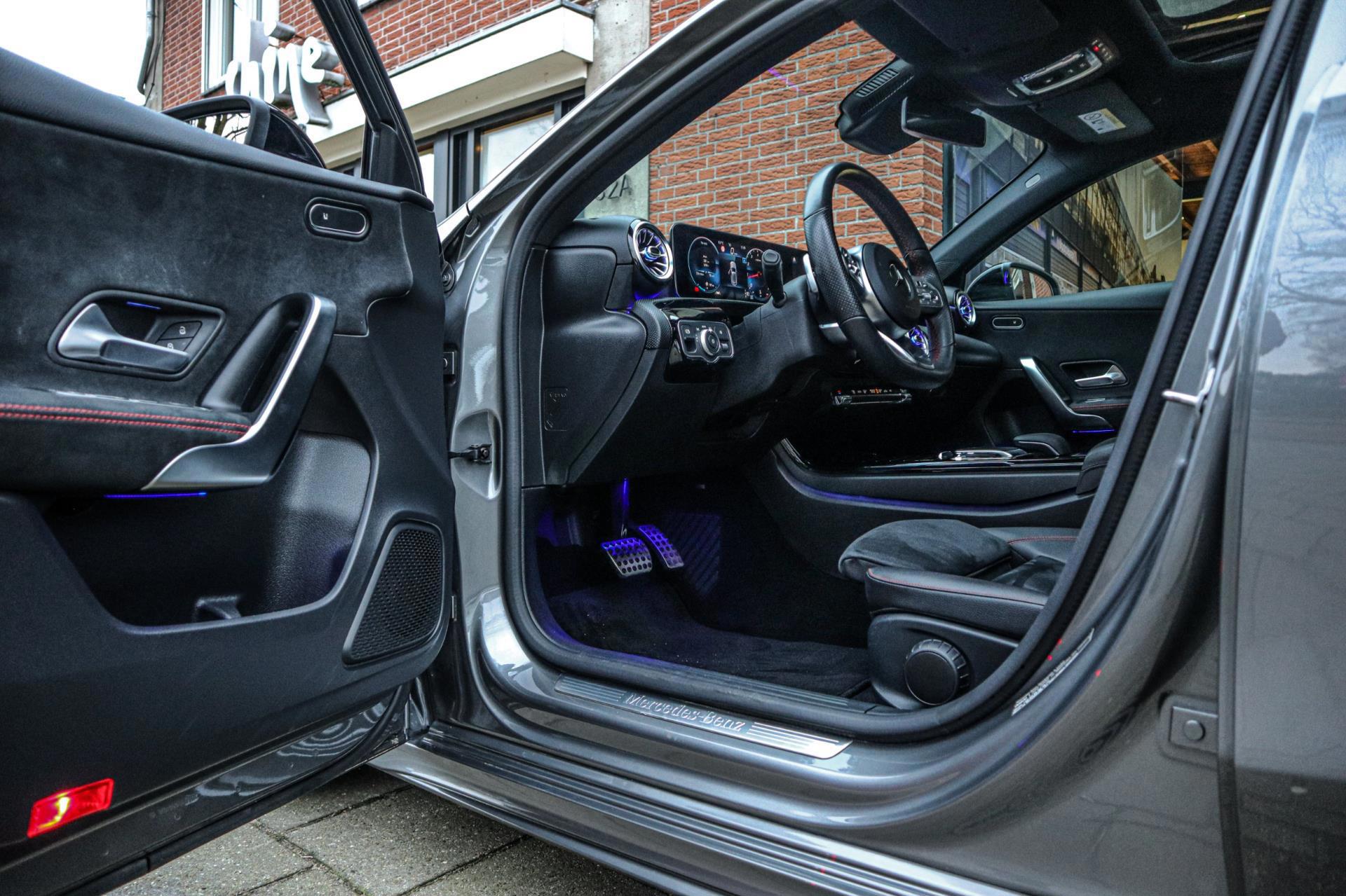 Mercedes-Benz A-klasse 200 AMG Line (2018), foto 12