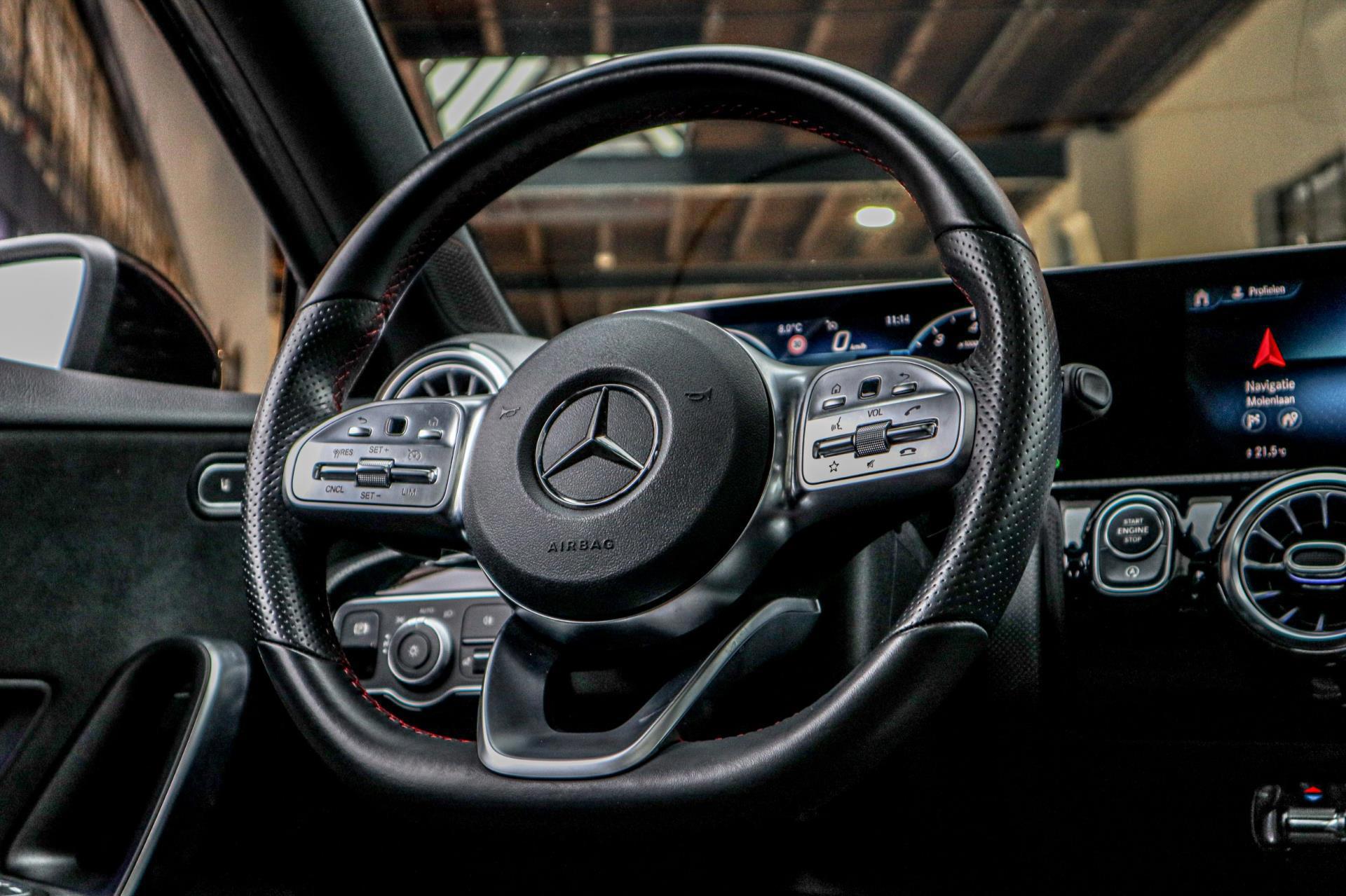Mercedes-Benz A-klasse 200 AMG Line (2018), foto 15
