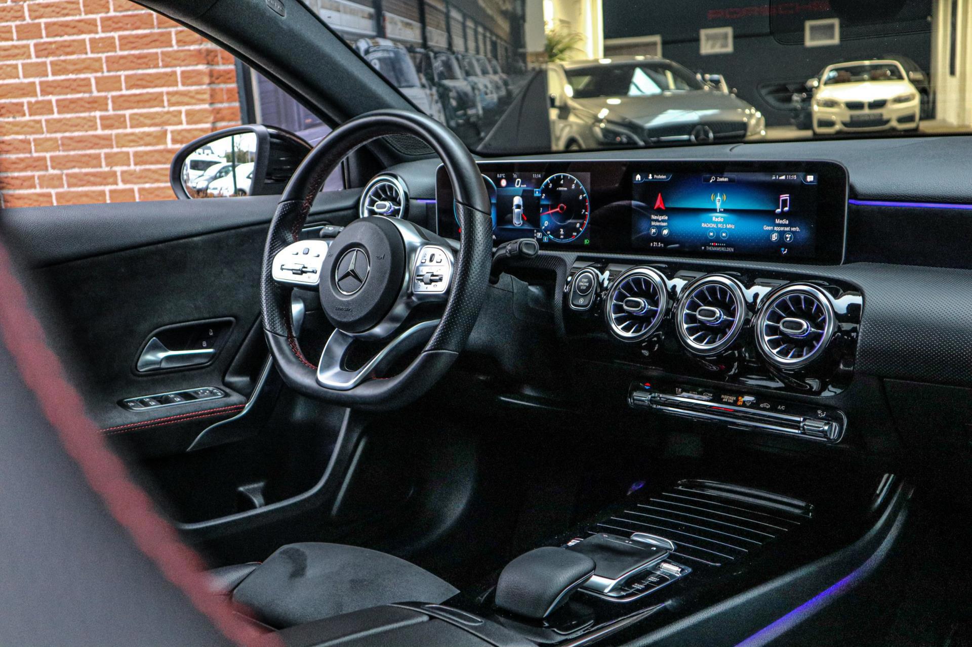 Mercedes-Benz A-klasse 200 AMG Line (2018), foto 16