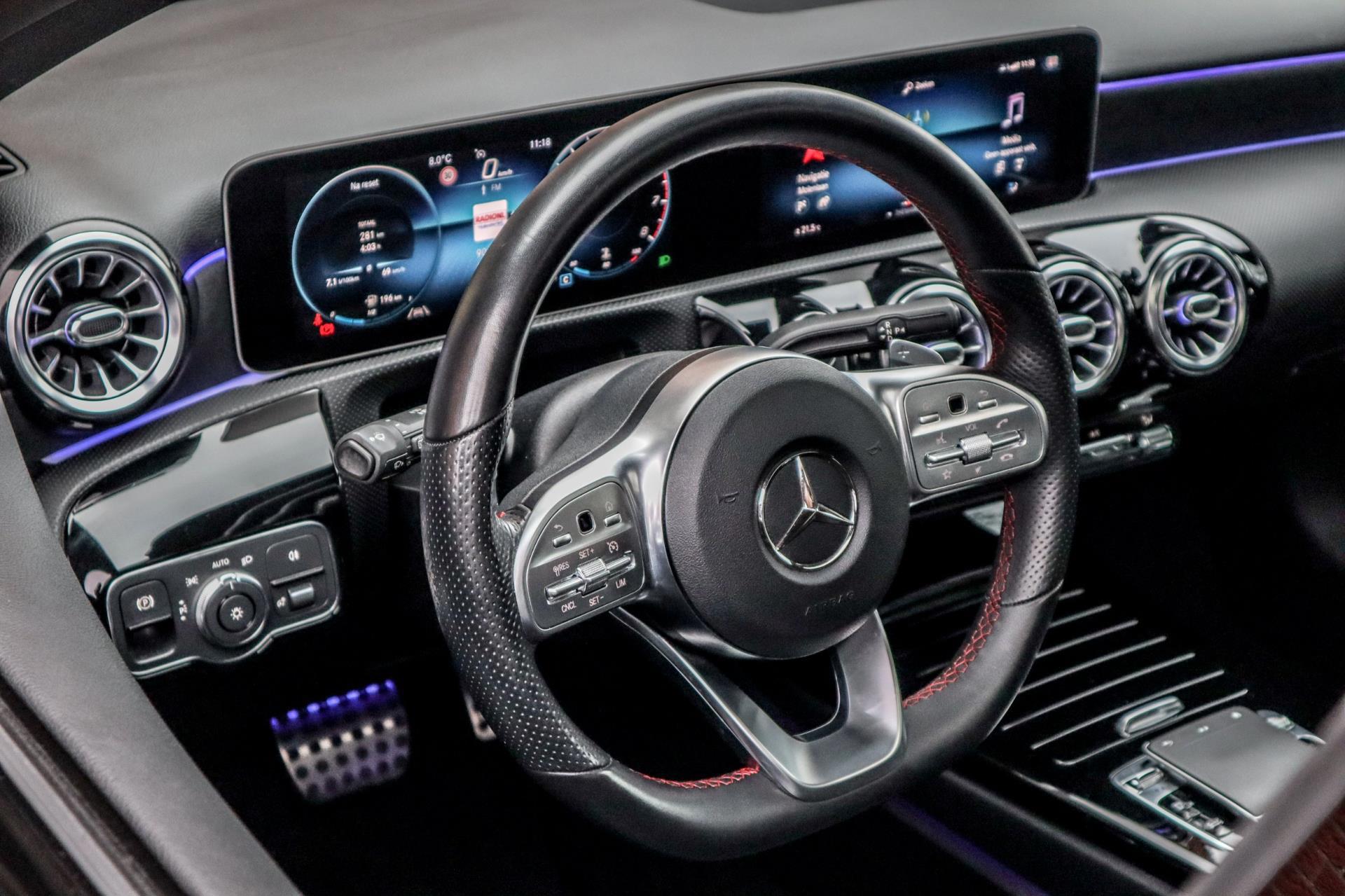 Mercedes-Benz A-klasse 200 AMG Line (2018), foto 21