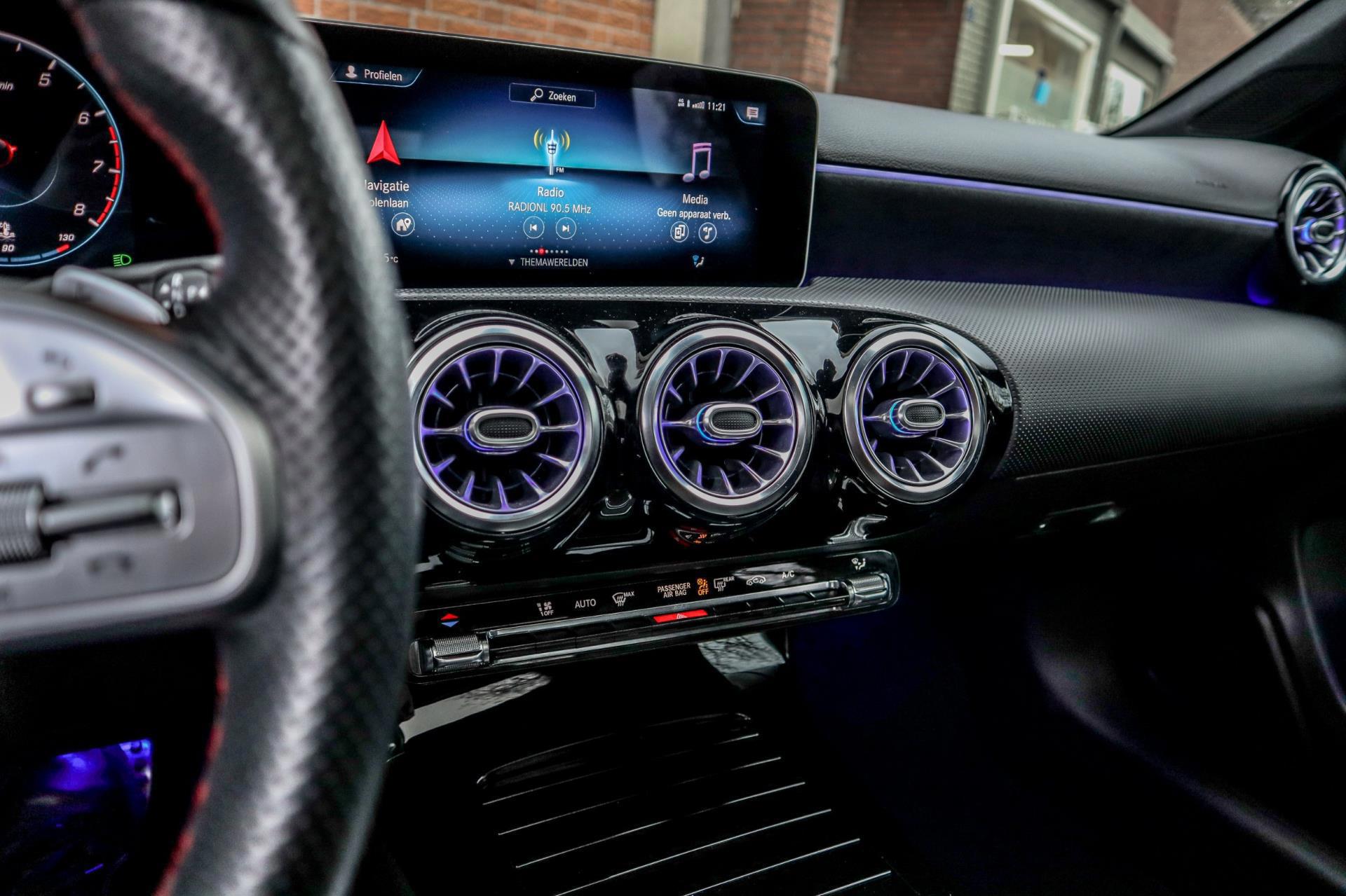 Mercedes-Benz A-klasse 200 AMG Line (2018), foto 23