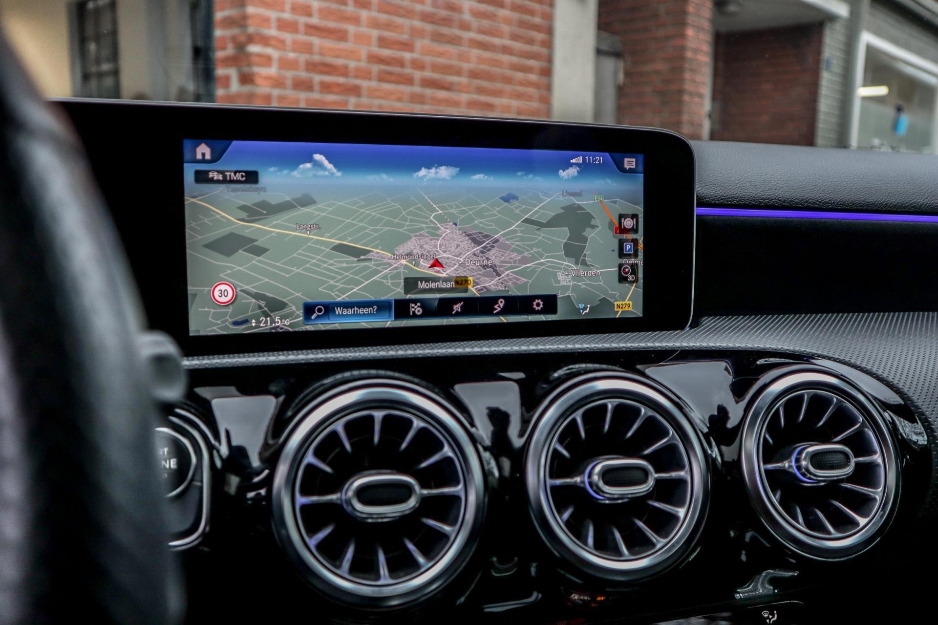 Mercedes-Benz A-klasse 200 AMG Line (2018), foto 24