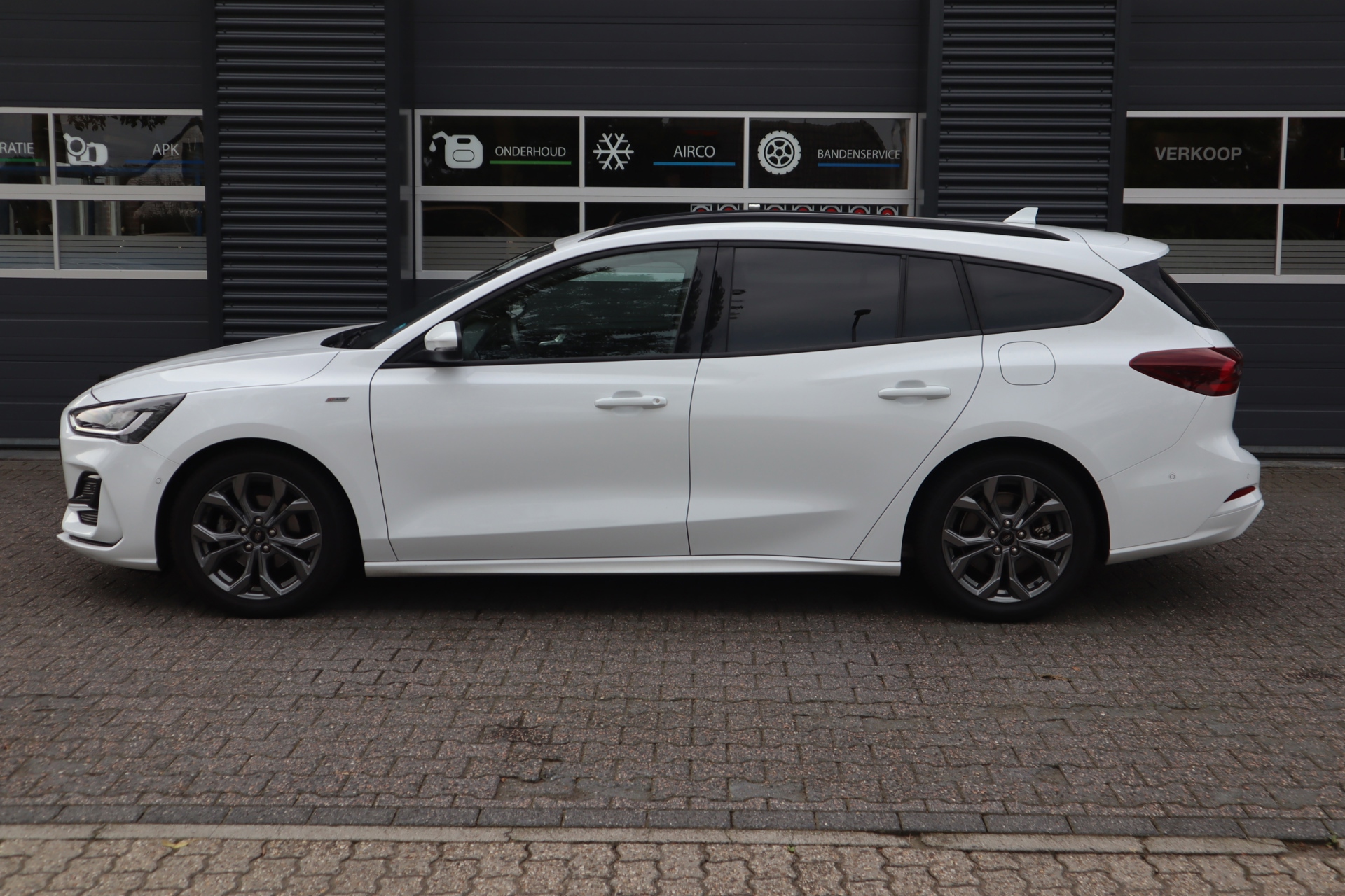 Ford Focus Wagon 1.0 EcoBoost Hybrid ST Line (2023), foto 8