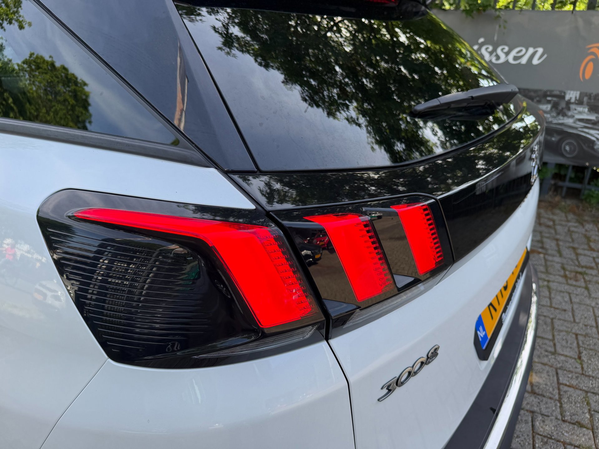 Peugeot 3008 1.2 PureTech Allure Parelmour wit (2018), foto 190