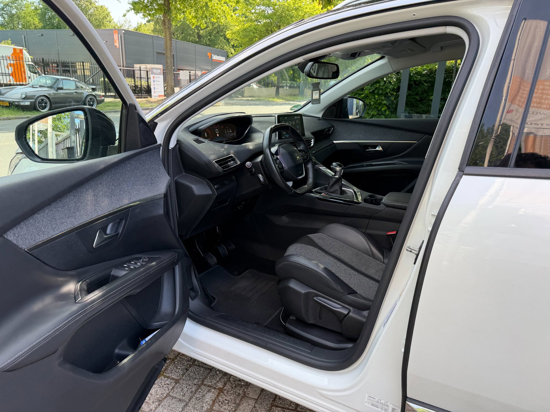 Peugeot 3008 1.2 PureTech Allure Parelmour wit (2018), foto 23
