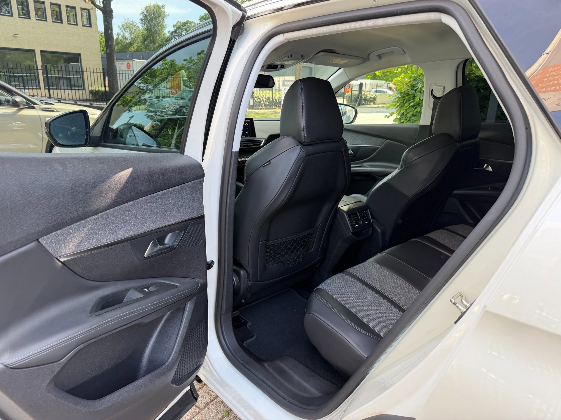 Peugeot 3008 1.2 PureTech Allure Parelmour wit (2018), foto 36