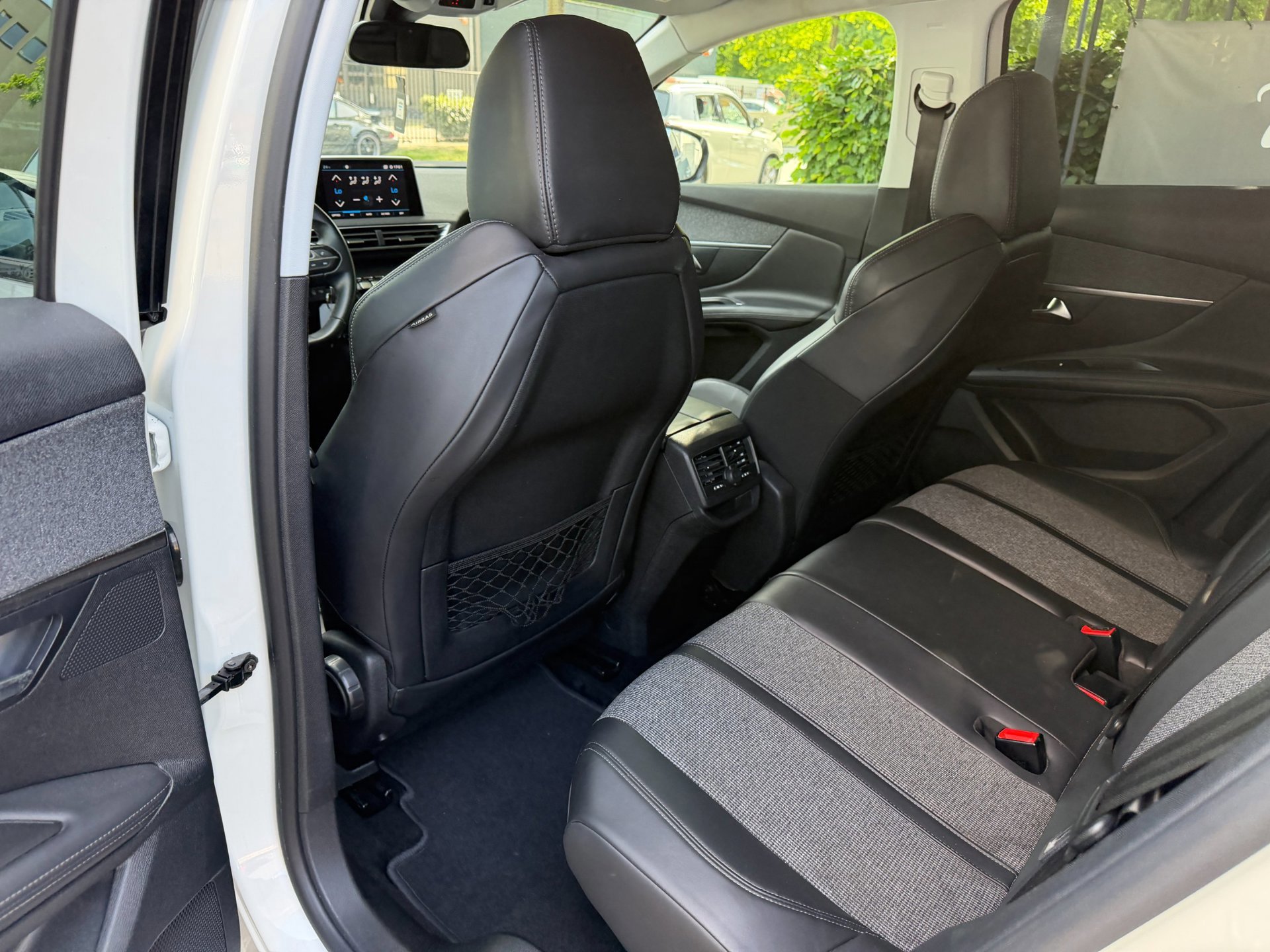 Peugeot 3008 1.2 PureTech Allure Parelmour wit (2018), foto 37