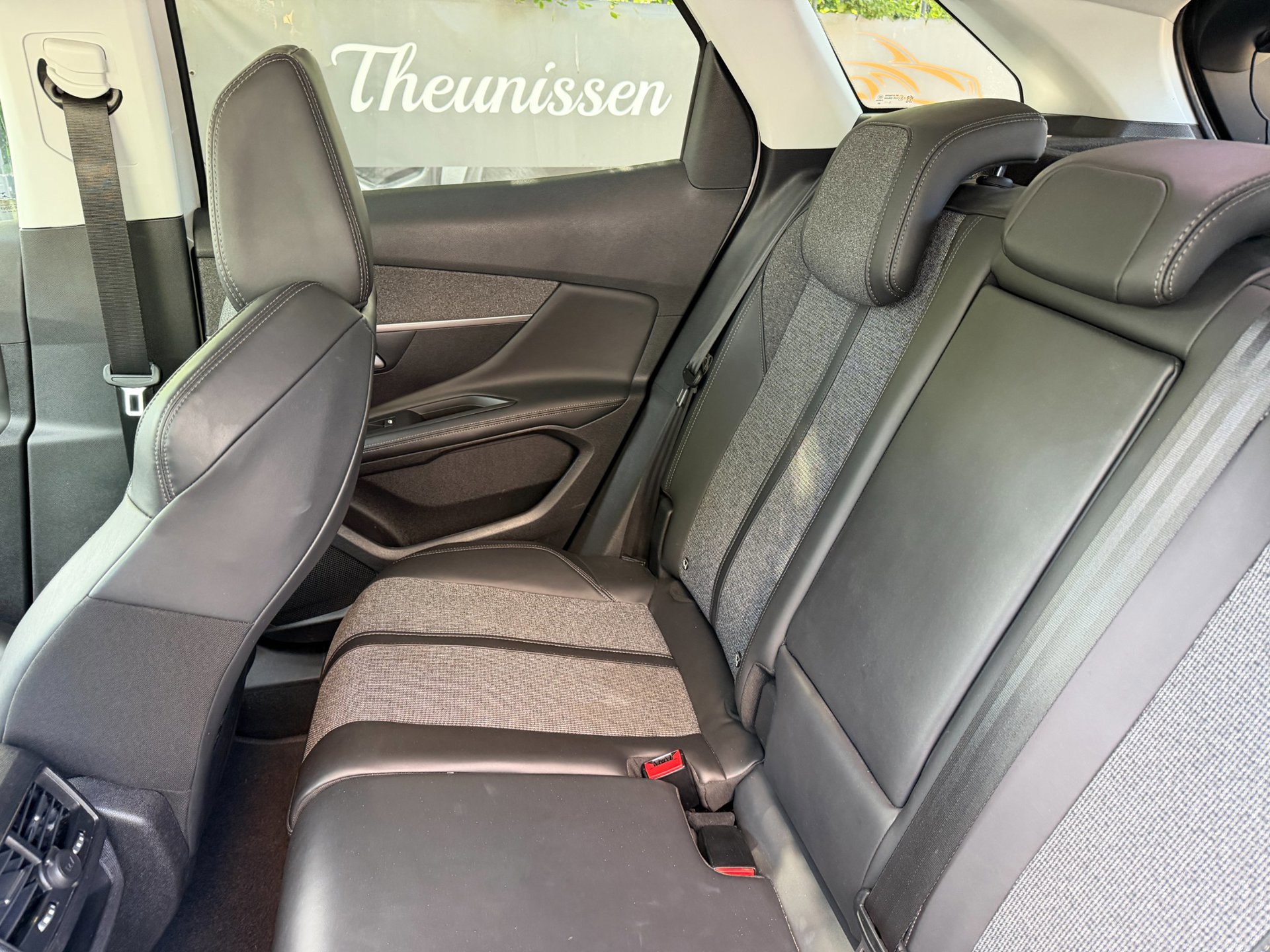 Peugeot 3008 1.2 PureTech Allure Parelmour wit (2018), foto 40