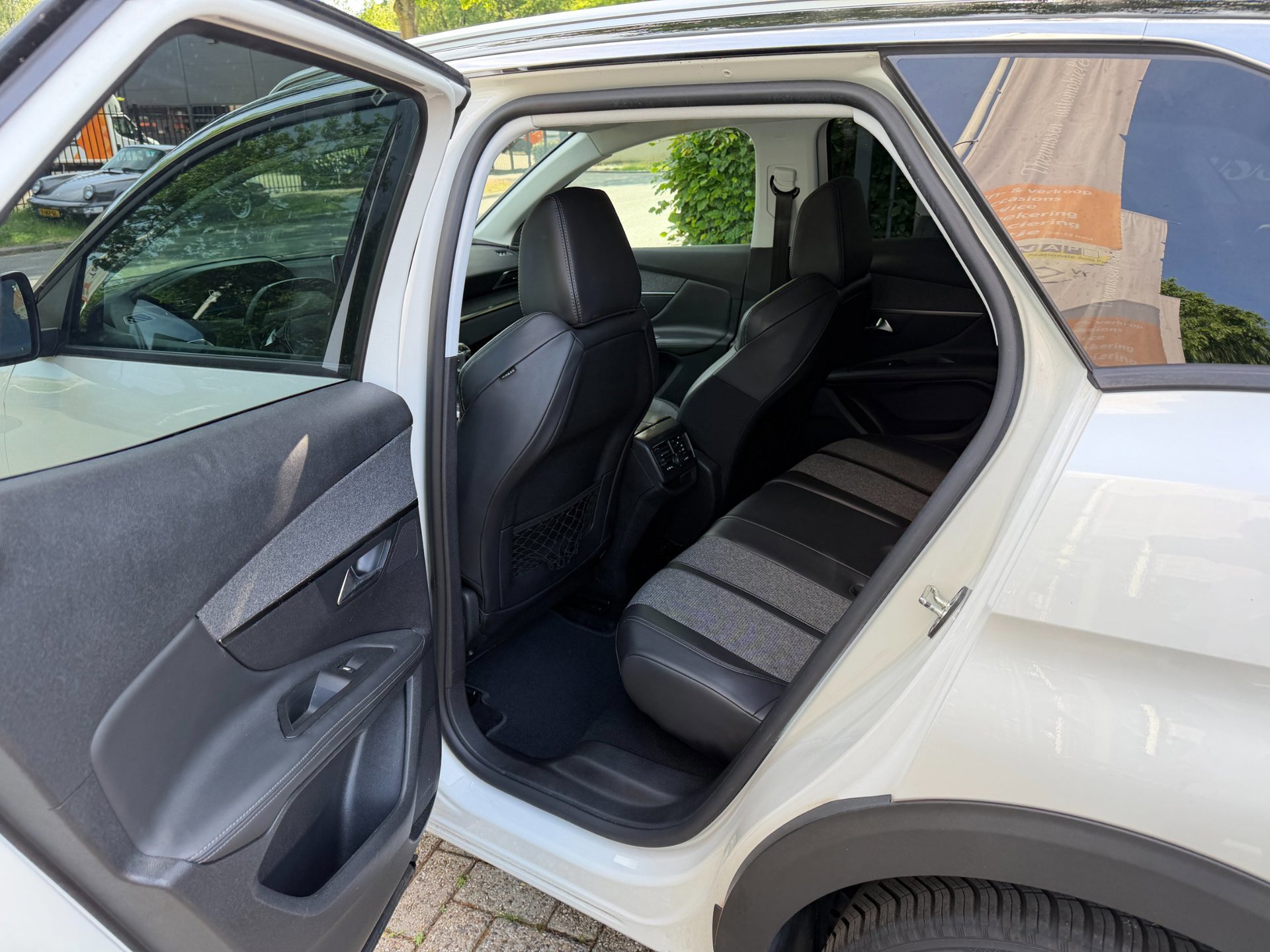 Peugeot 3008 1.2 PureTech Allure Parelmour wit (2018), foto 44