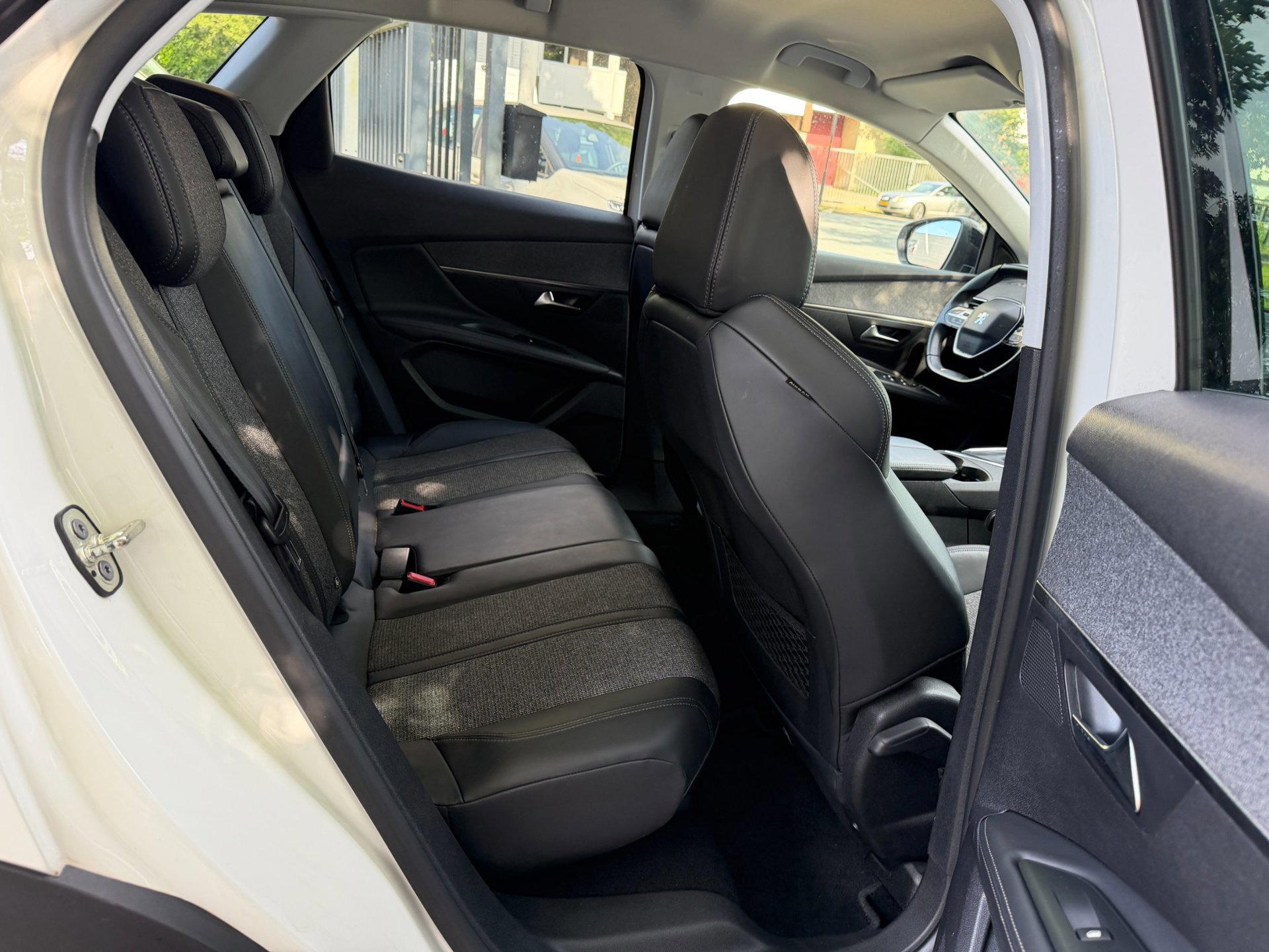 Peugeot 3008 1.2 PureTech Allure Parelmour wit (2018), foto 56