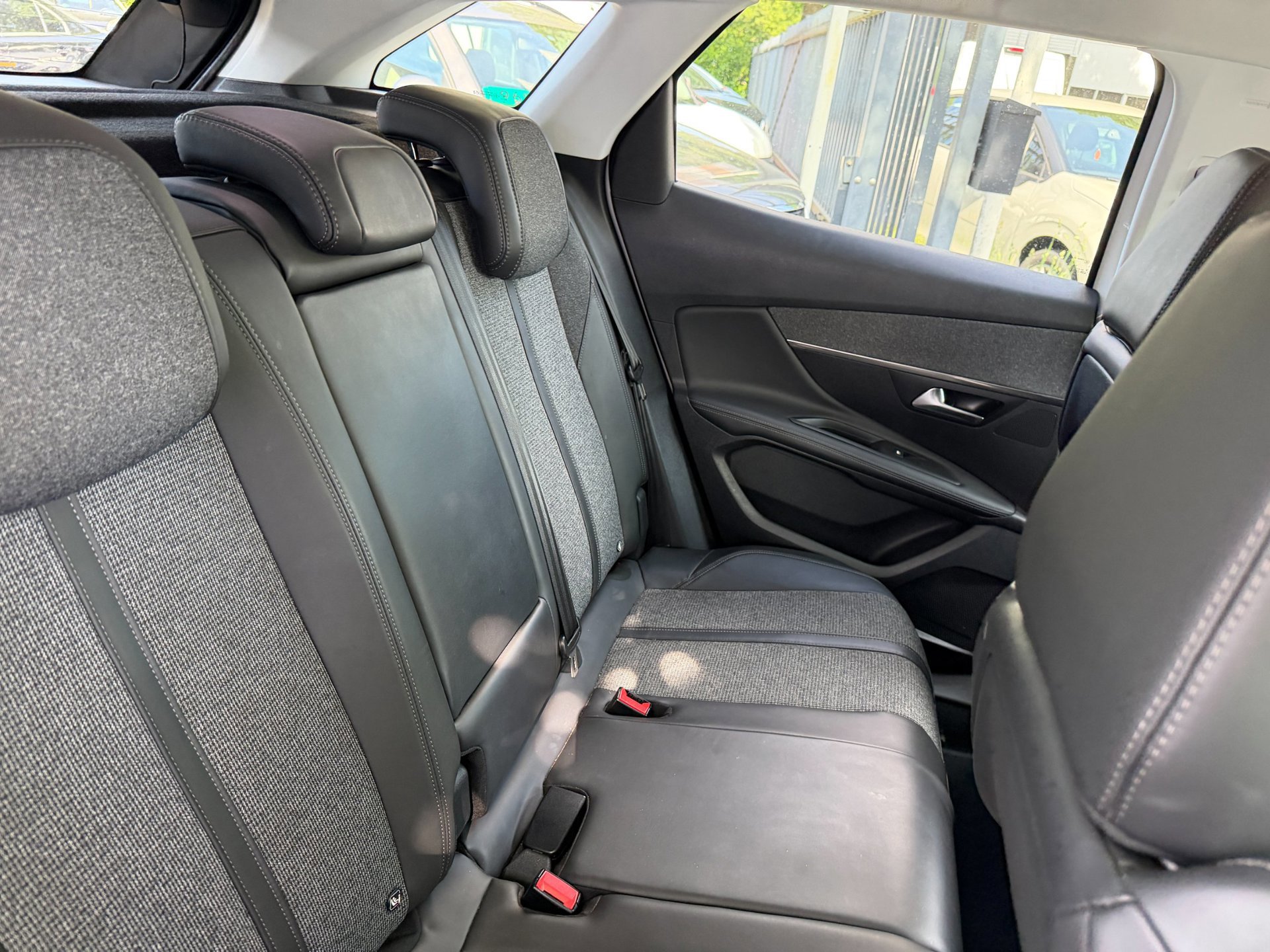 Peugeot 3008 1.2 PureTech Allure Parelmour wit (2018), foto 58
