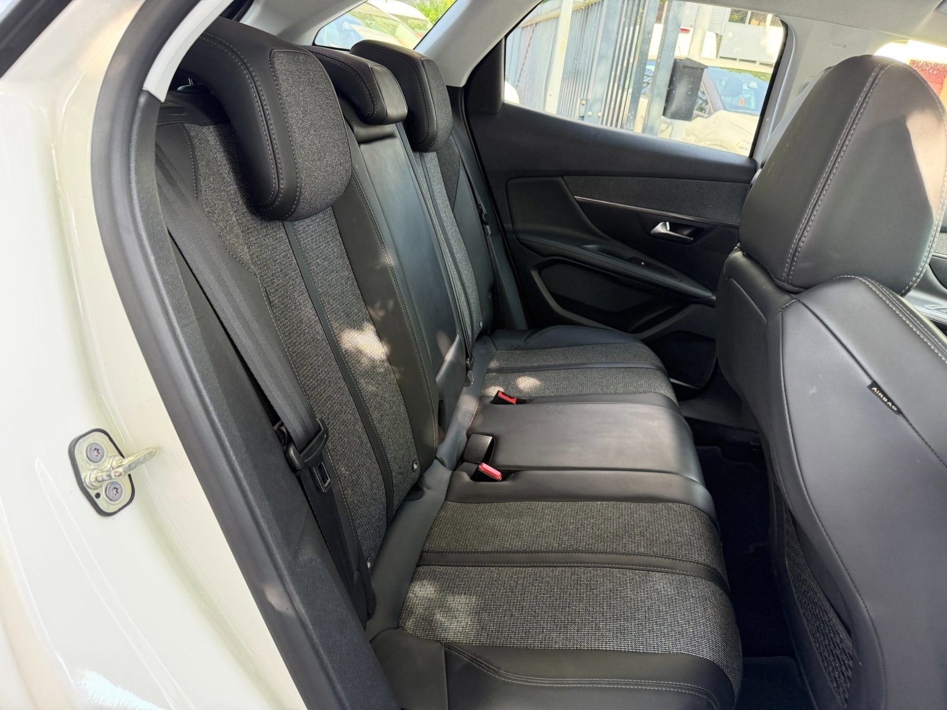 Peugeot 3008 1.2 PureTech Allure Parelmour wit (2018), foto 59